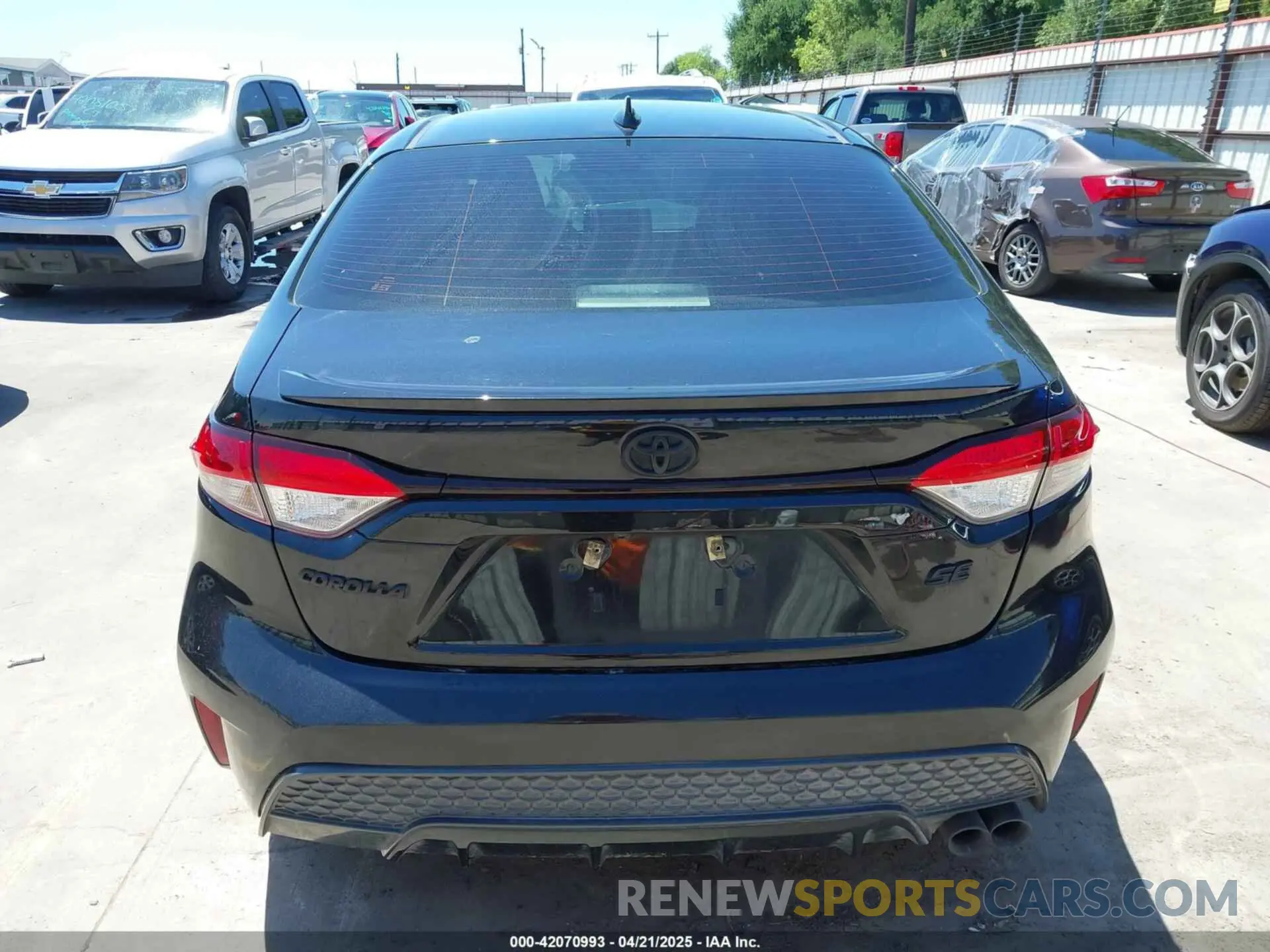 17 Photograph of a damaged car JTDS4MCE4NJ097748 TOYOTA COROLLA 2022
