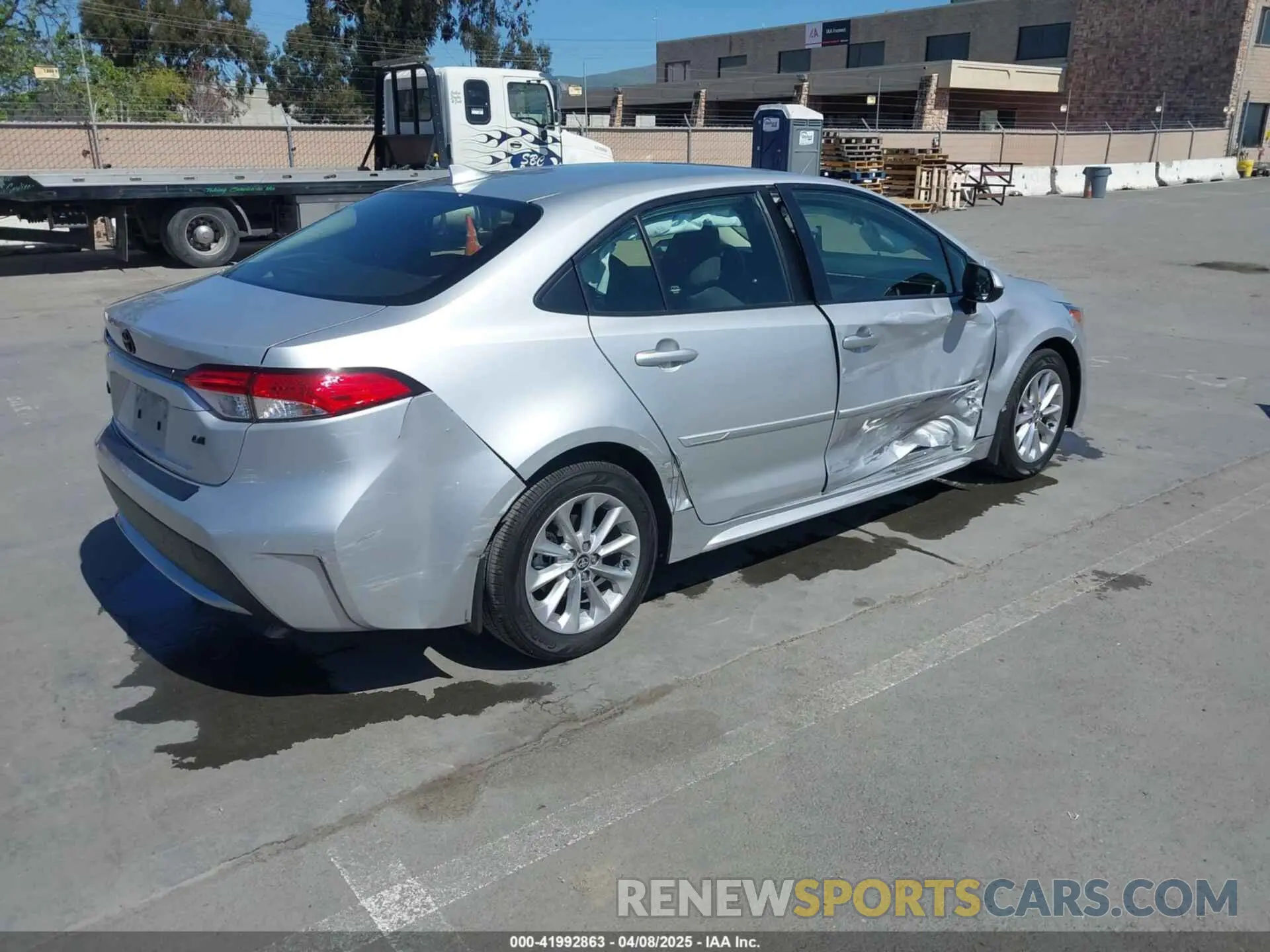 4 Фотография поврежденного автомобиля JTDVPMAE1N3005958 TOYOTA COROLLA 2022