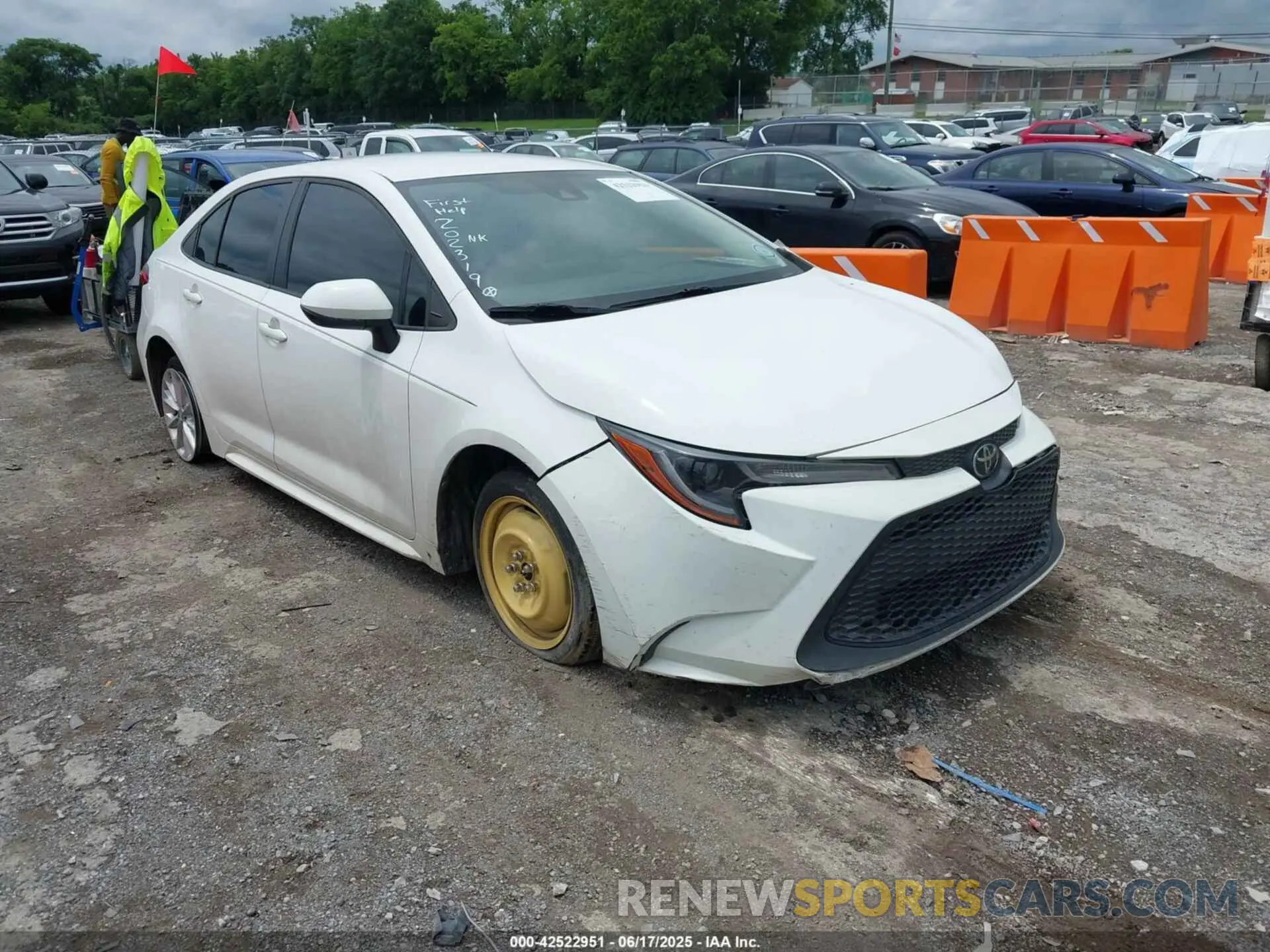 1 Photograph of a damaged car JTDVPMAE5NJ202319 TOYOTA COROLLA 2022