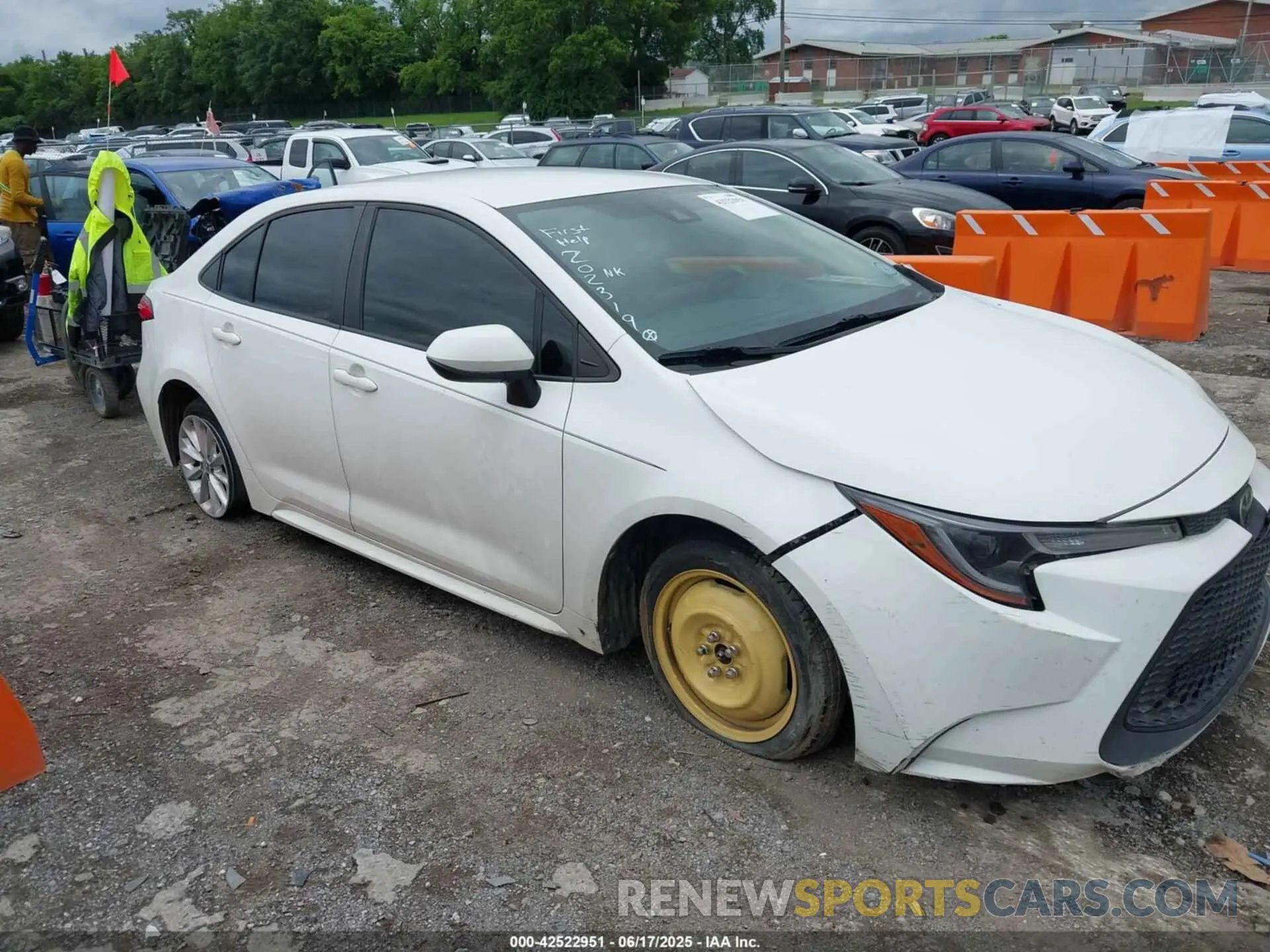 12 Photograph of a damaged car JTDVPMAE5NJ202319 TOYOTA COROLLA 2022