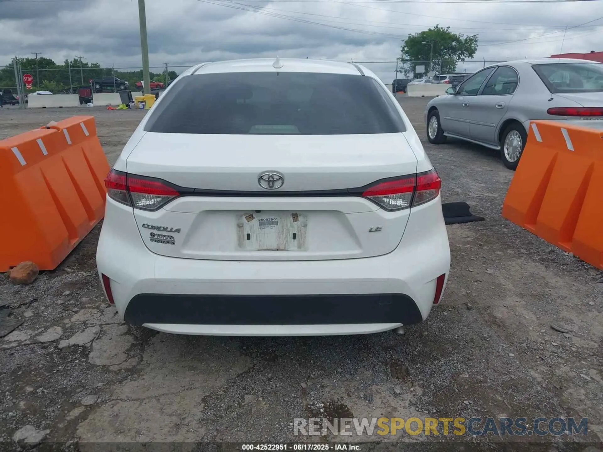 15 Photograph of a damaged car JTDVPMAE5NJ202319 TOYOTA COROLLA 2022