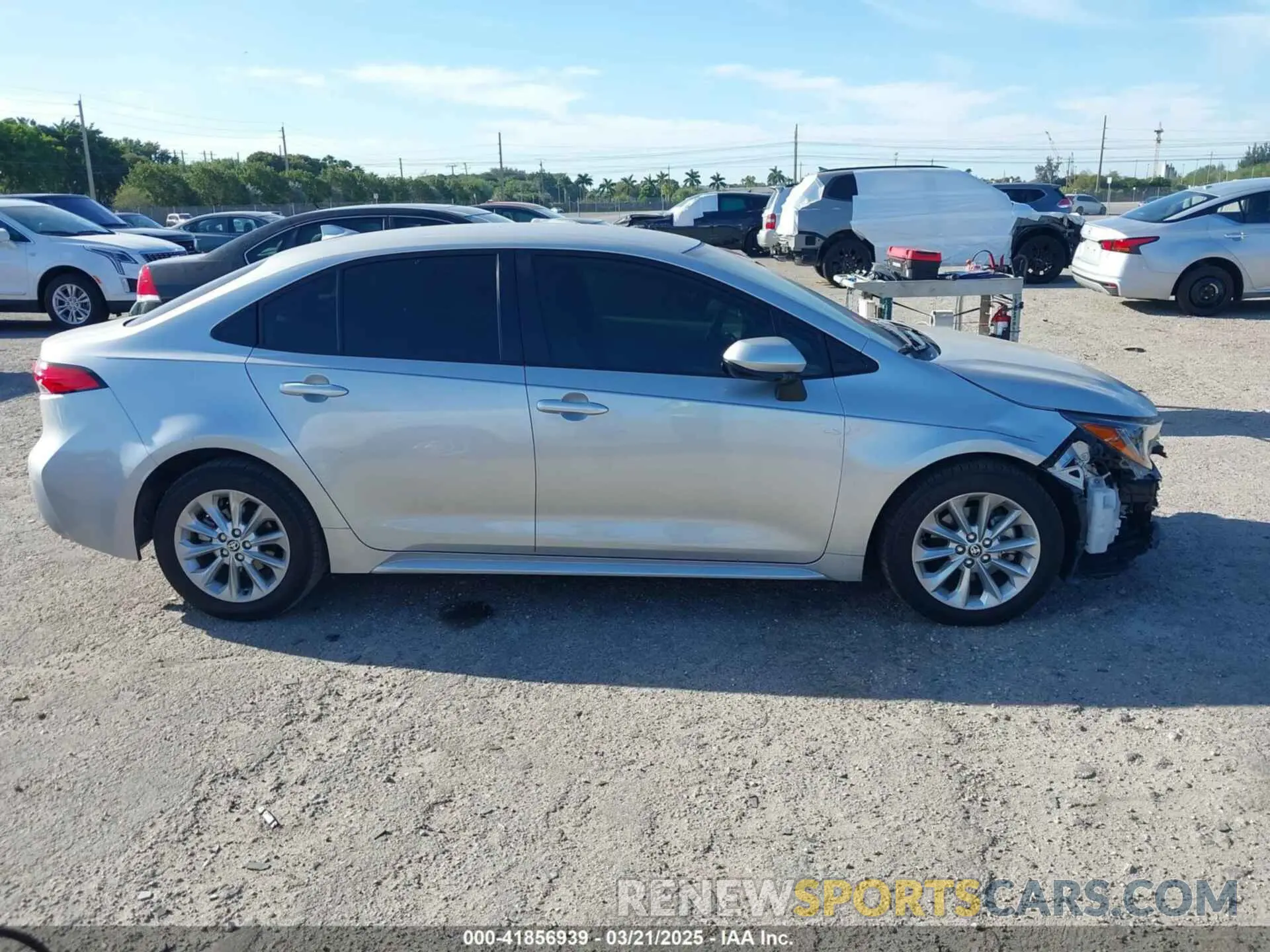 14 Photograph of a damaged car JTDVPMAE7N3016592 TOYOTA COROLLA 2022