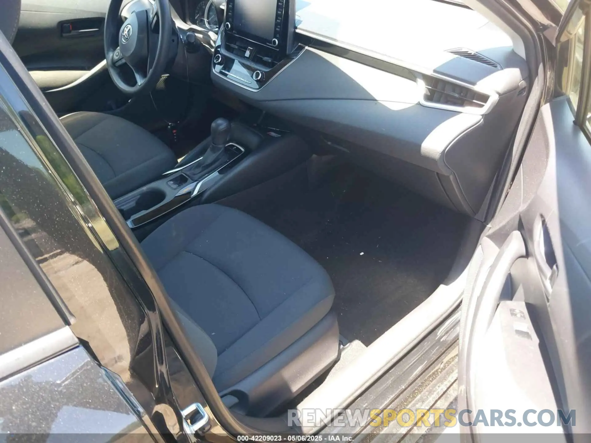 5 Photograph of a damaged car JTDVPMAEXNJ214613 TOYOTA COROLLA 2022