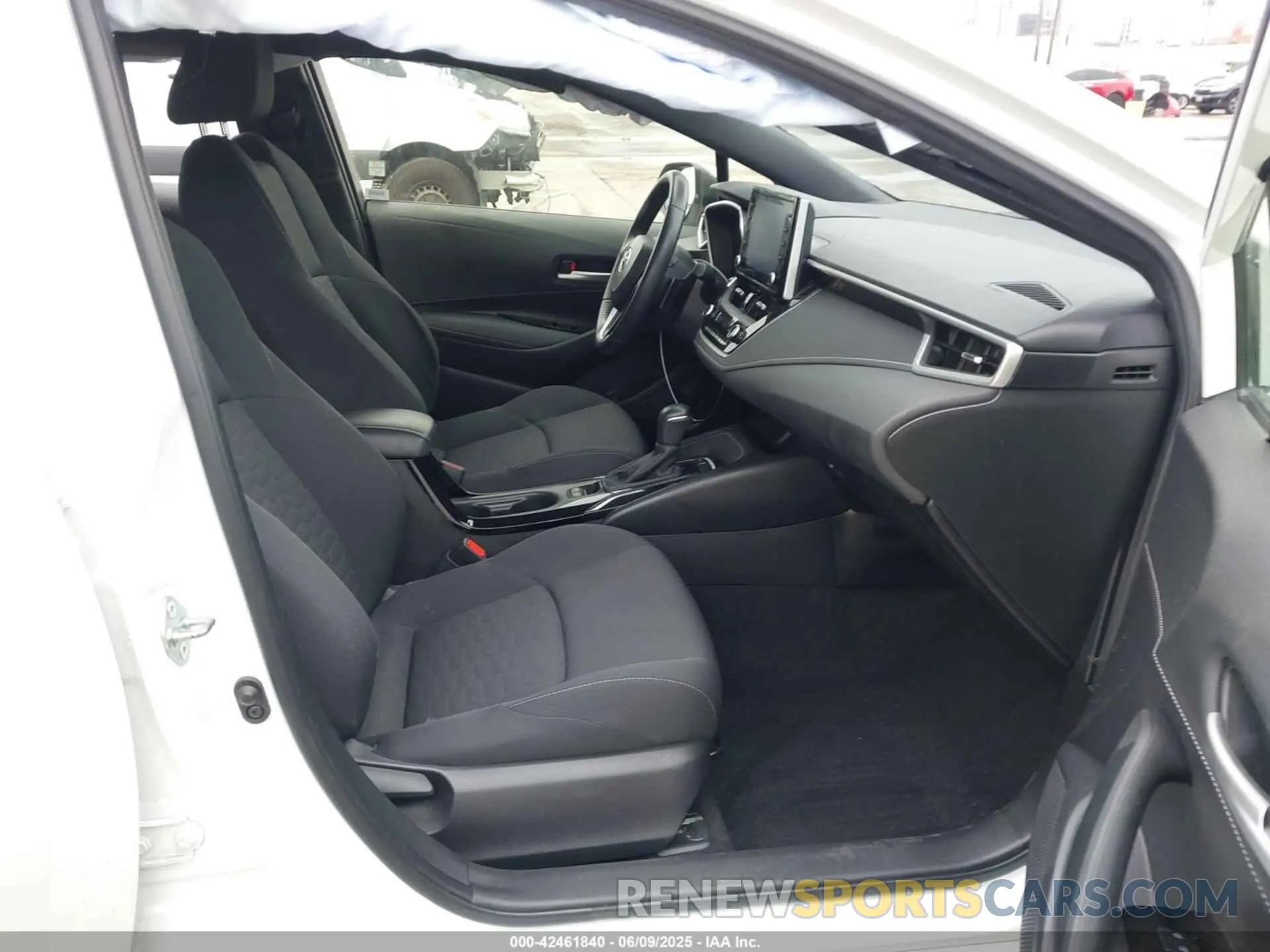5 Photograph of a damaged car JTND4MBE0N3168583 TOYOTA COROLLA 2022