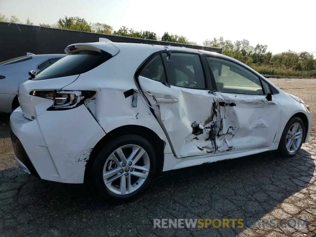 3 Photograph of a damaged car JTND4MBE2N3164521 TOYOTA COROLLA 2022