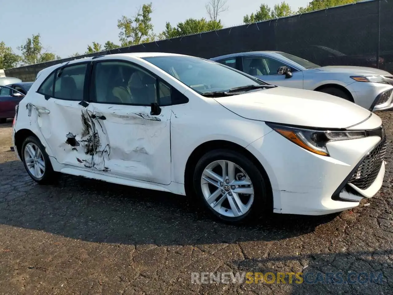 4 Photograph of a damaged car JTND4MBE2N3164521 TOYOTA COROLLA 2022