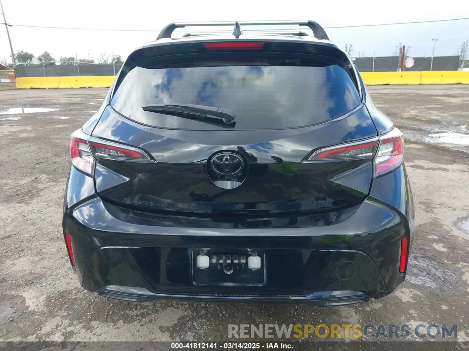17 Photograph of a damaged car JTND4MBE4N3179571 TOYOTA COROLLA 2022