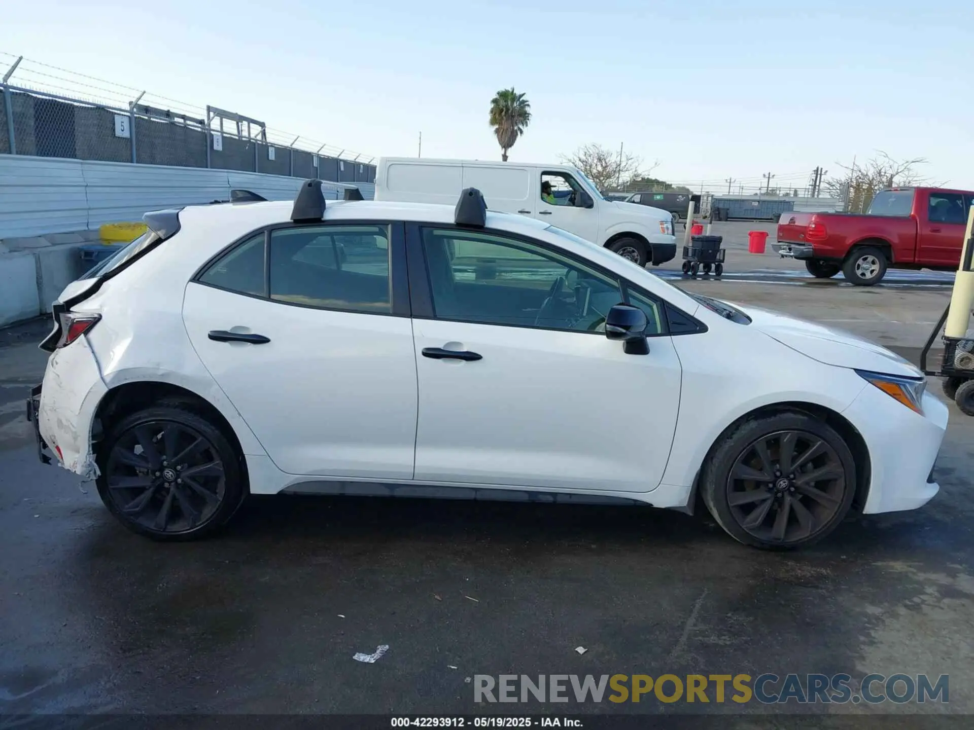 13 Photograph of a damaged car JTND4MBE6N3181838 TOYOTA COROLLA 2022