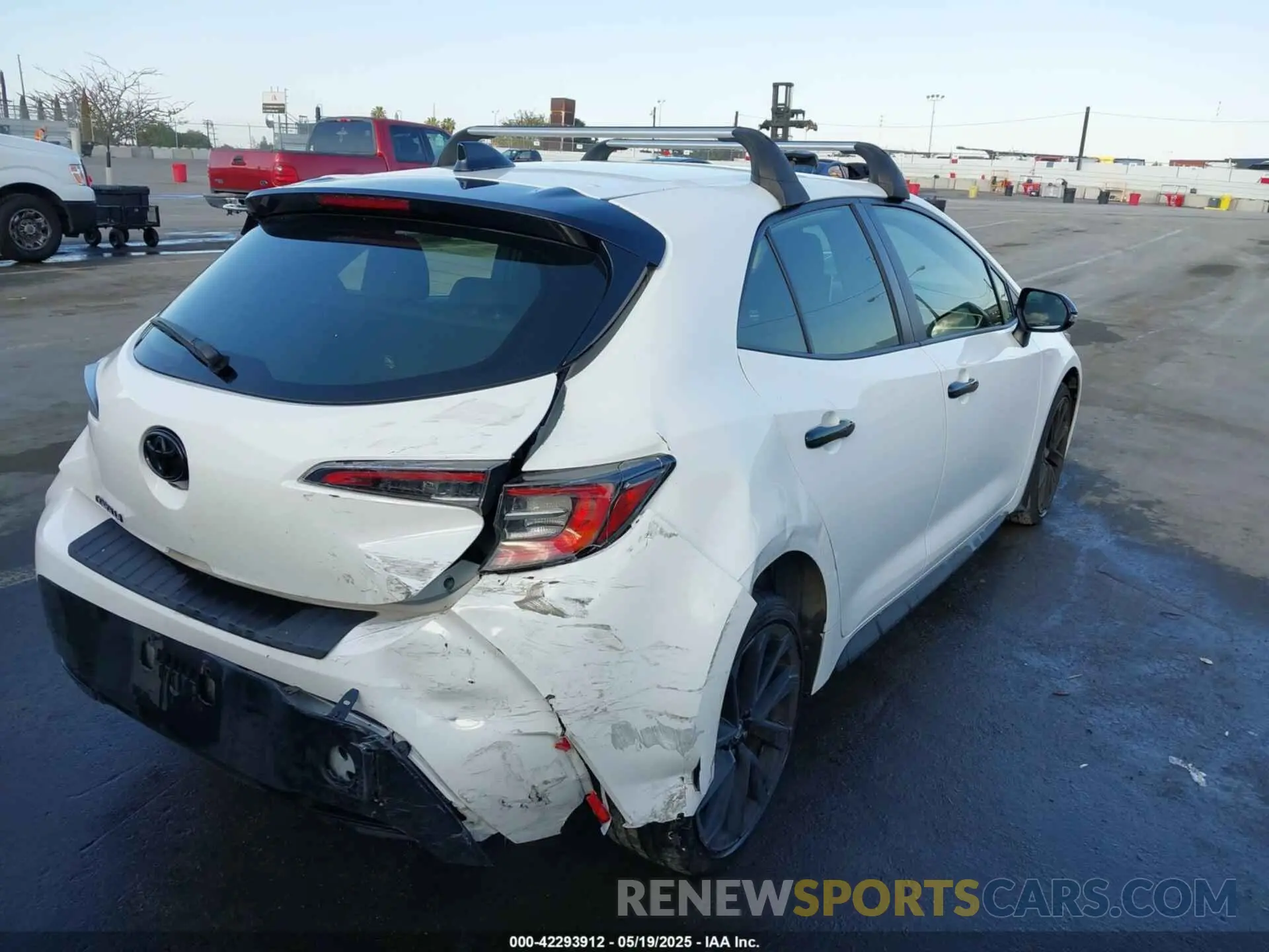 4 Photograph of a damaged car JTND4MBE6N3181838 TOYOTA COROLLA 2022
