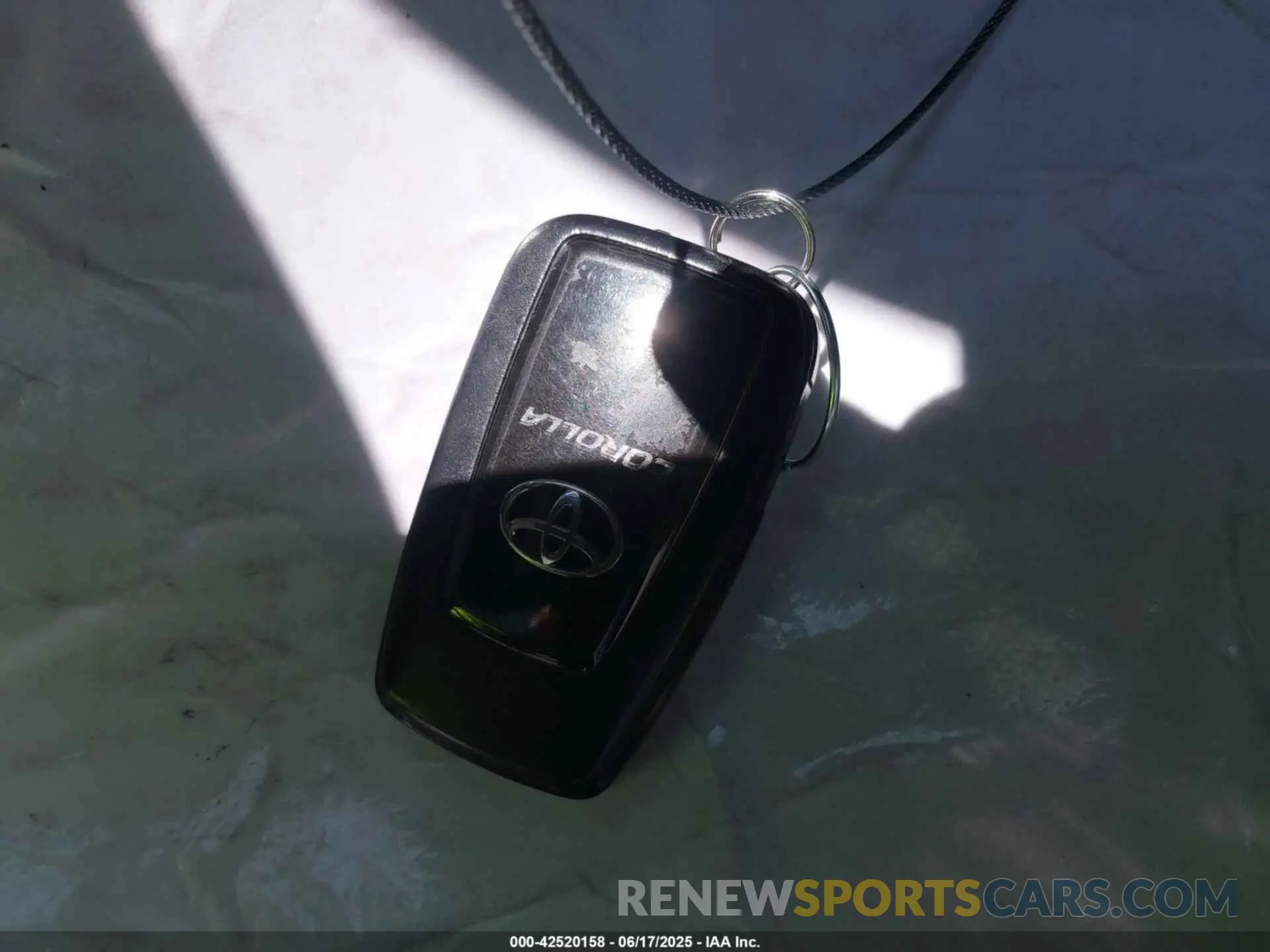 11 Photograph of a damaged car JTND4MBE9N3186581 TOYOTA COROLLA 2022