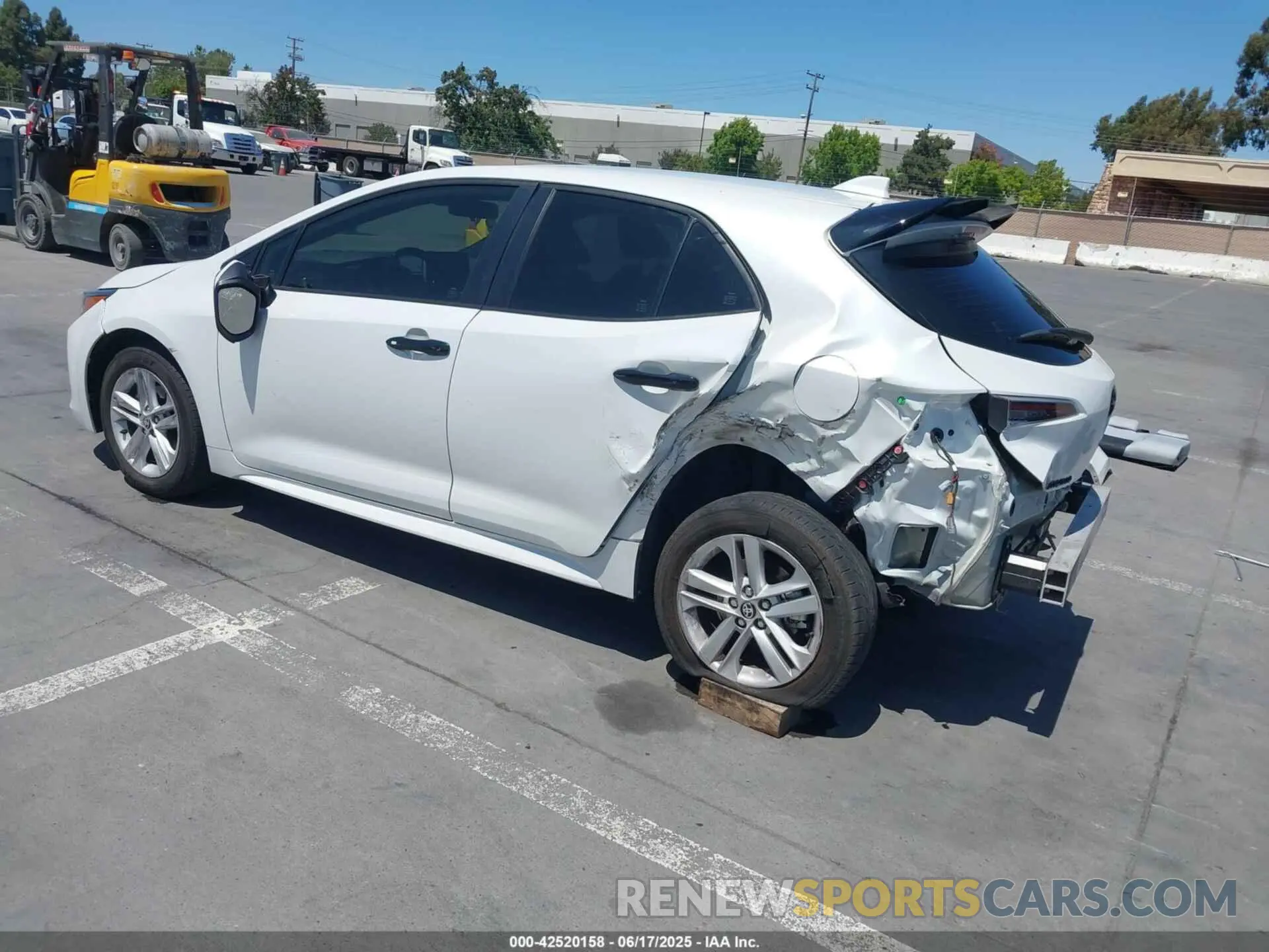 3 Photograph of a damaged car JTND4MBE9N3186581 TOYOTA COROLLA 2022