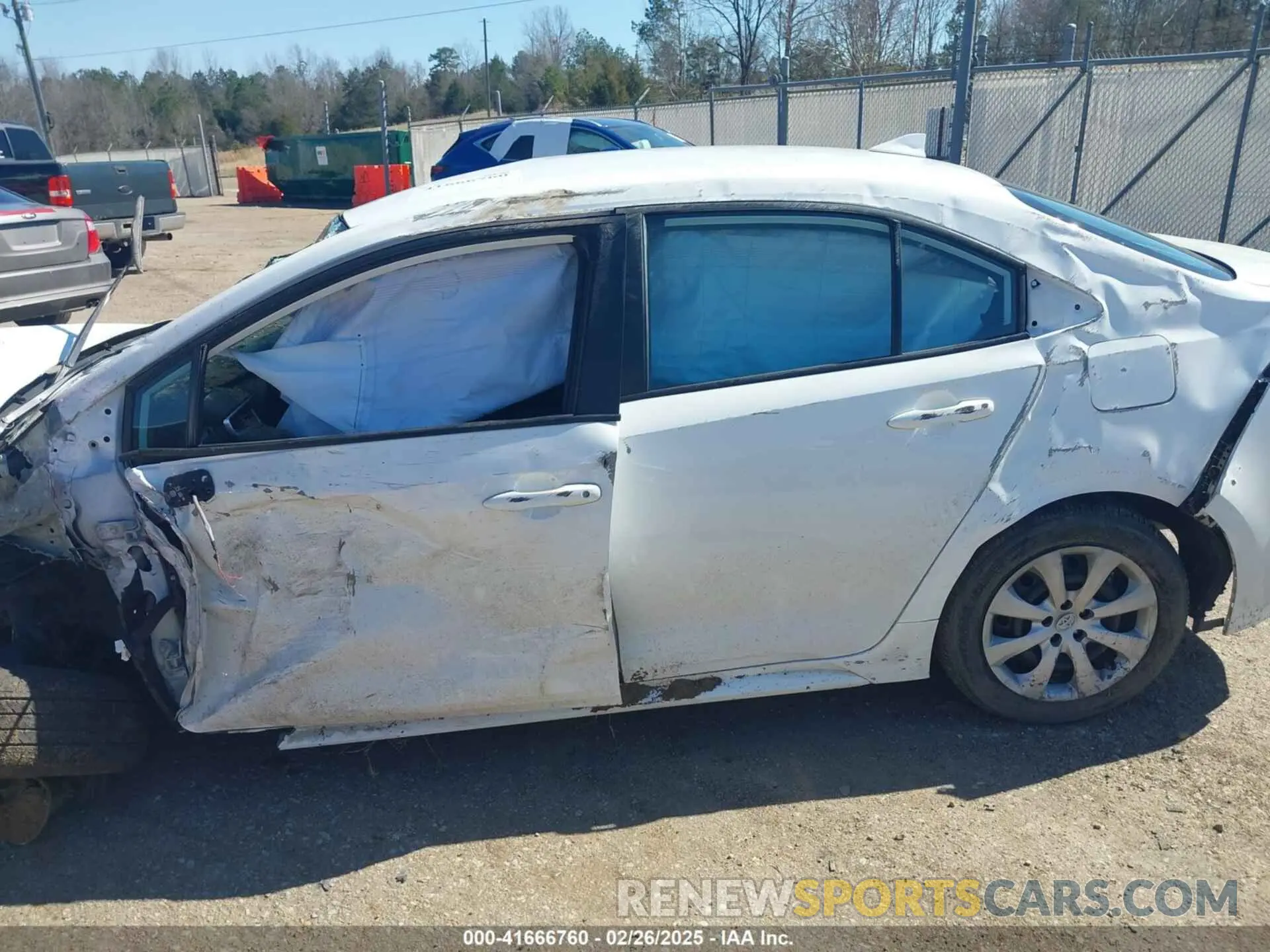 13 Photograph of a damaged car 5YFB4MDE1PP000485 TOYOTA COROLLA 2023
