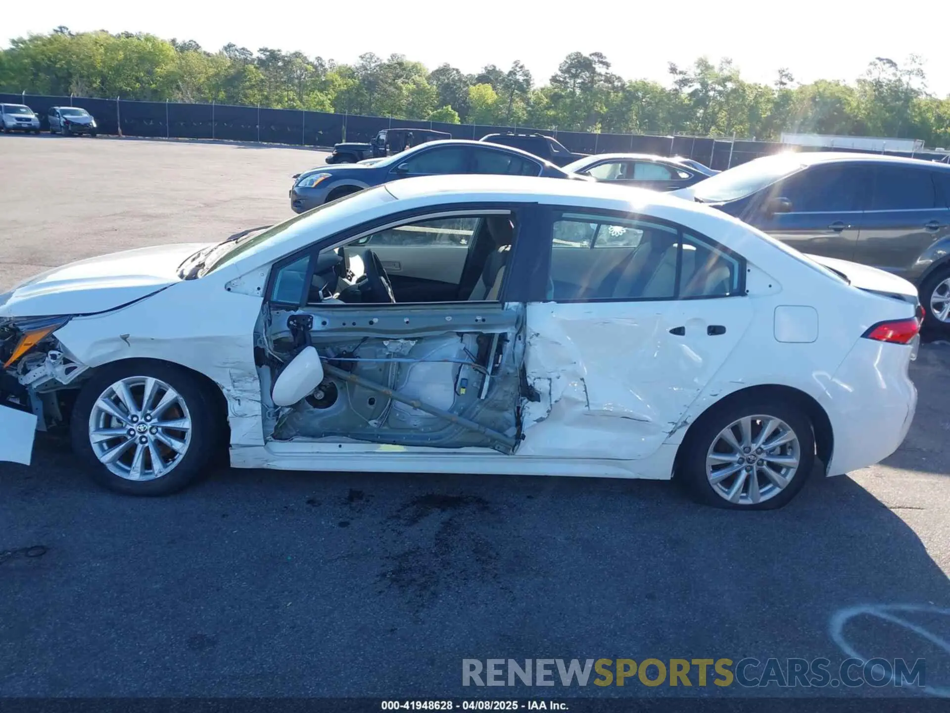 14 Photograph of a damaged car 5YFB4MDE1PP055082 TOYOTA COROLLA 2023