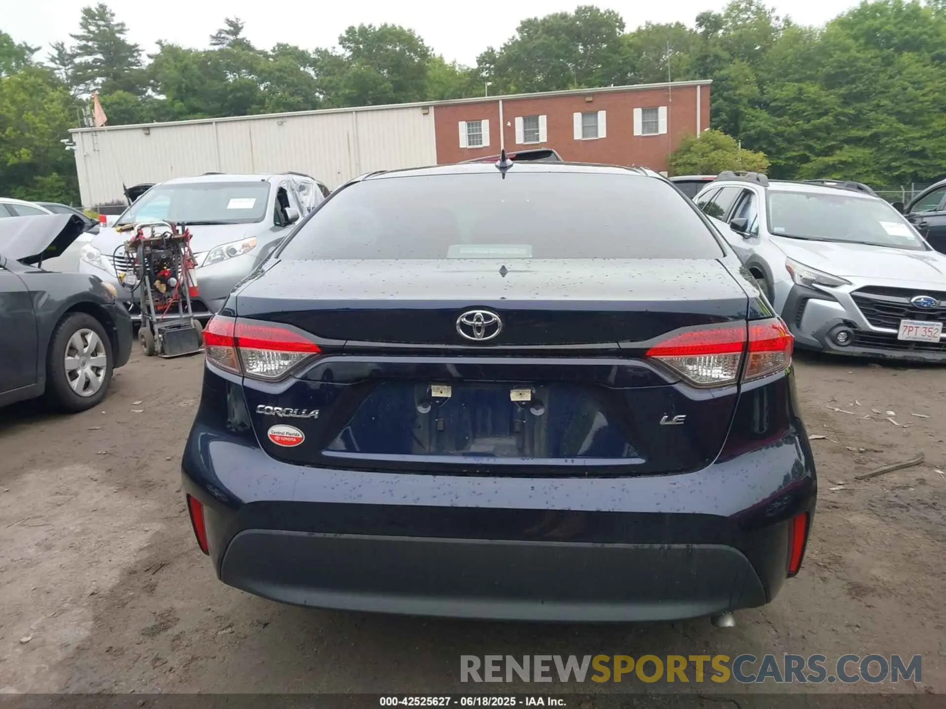 17 Photograph of a damaged car 5YFB4MDE1PP077499 TOYOTA COROLLA 2023