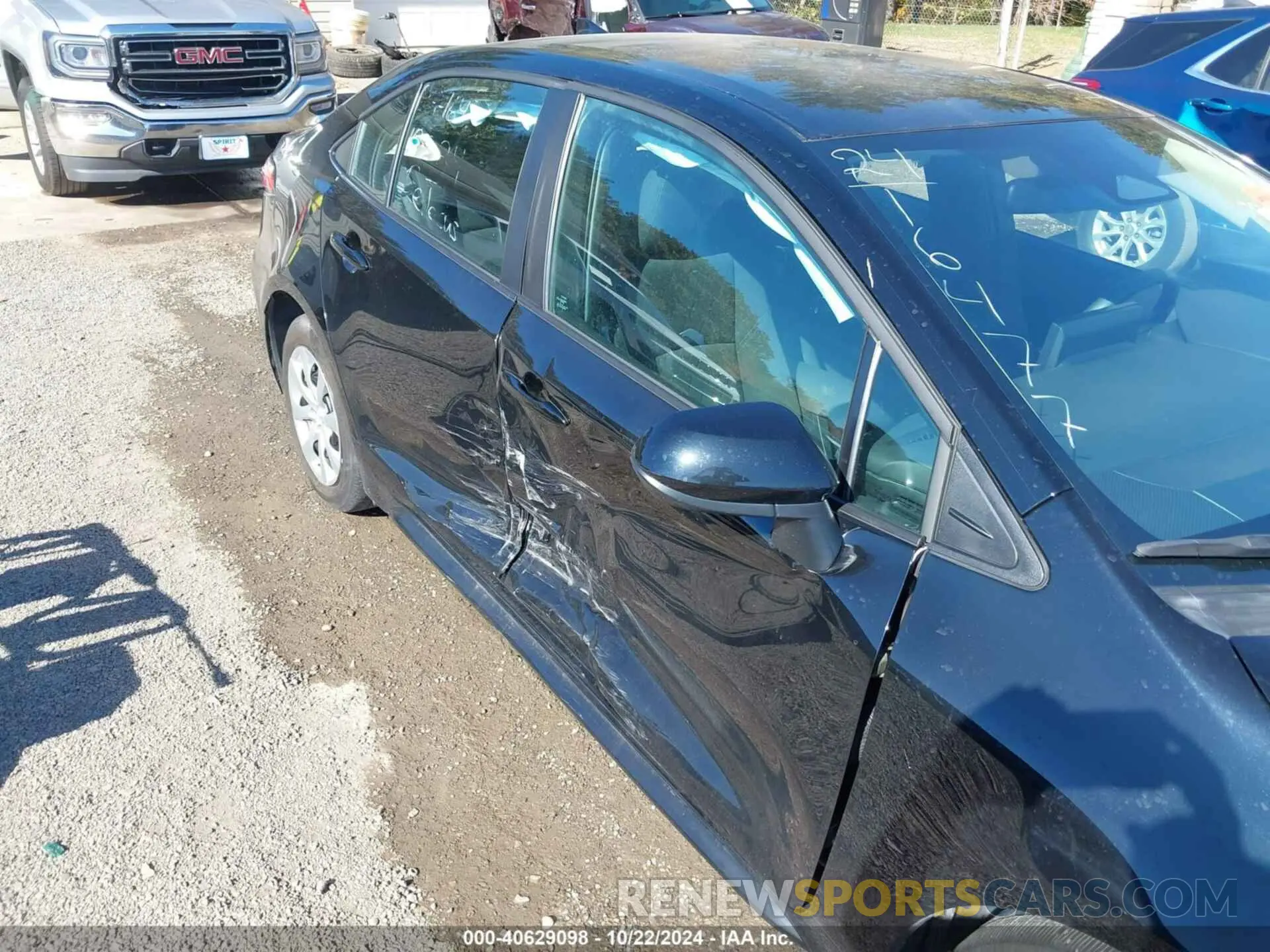 17 Photograph of a damaged car 5YFB4MDE5PP038429 TOYOTA COROLLA 2023