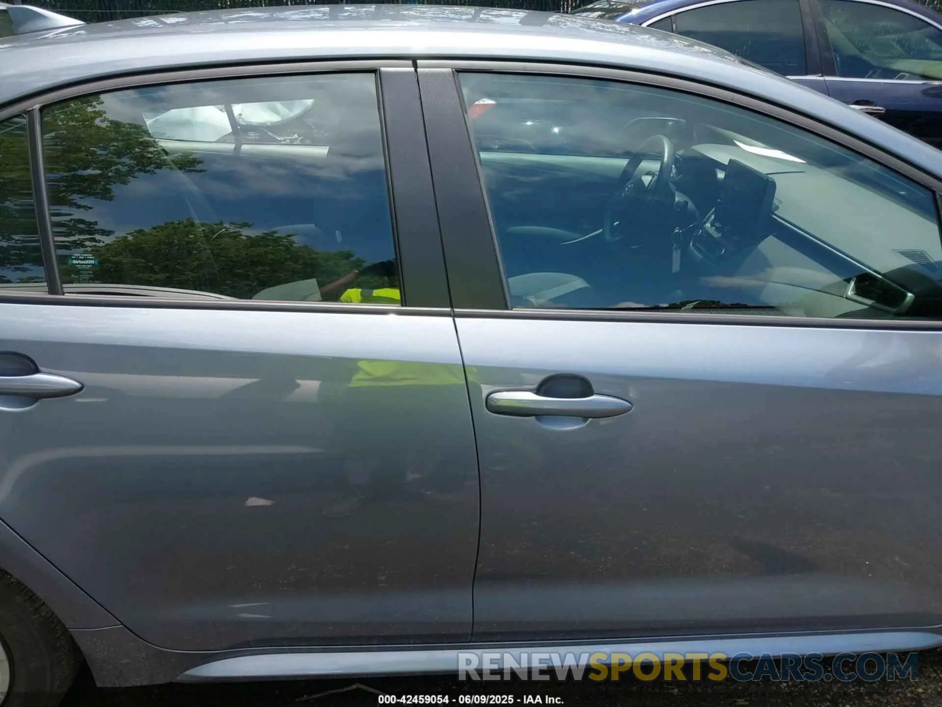 13 Photograph of a damaged car 5YFB4MDE5PP045929 TOYOTA COROLLA 2023