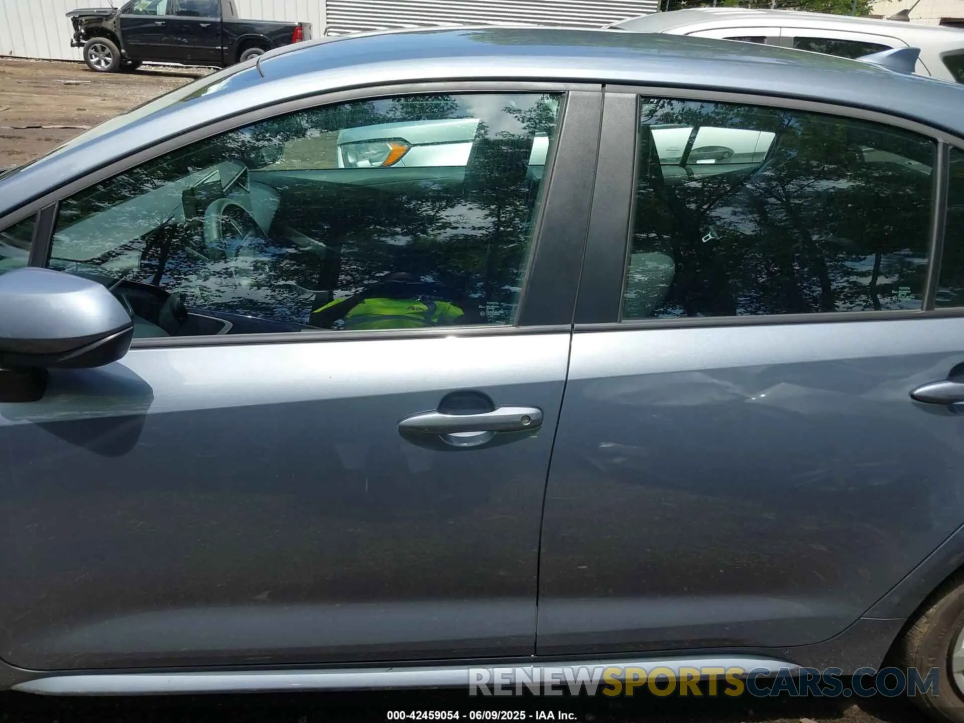 14 Photograph of a damaged car 5YFB4MDE5PP045929 TOYOTA COROLLA 2023