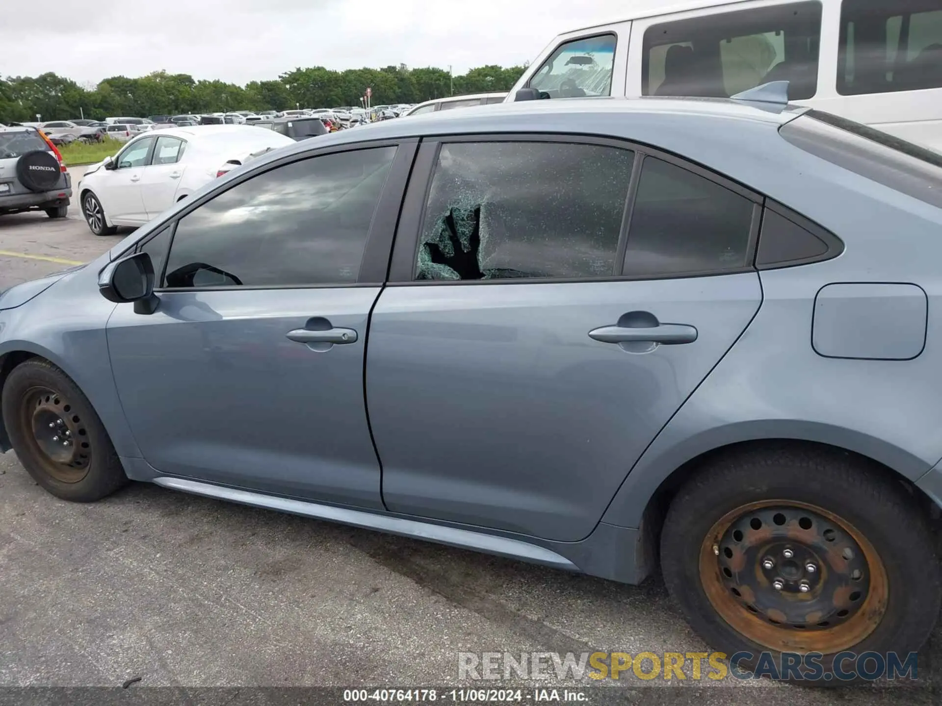 18 Photograph of a damaged car 5YFB4MDE5PP056154 TOYOTA COROLLA 2023