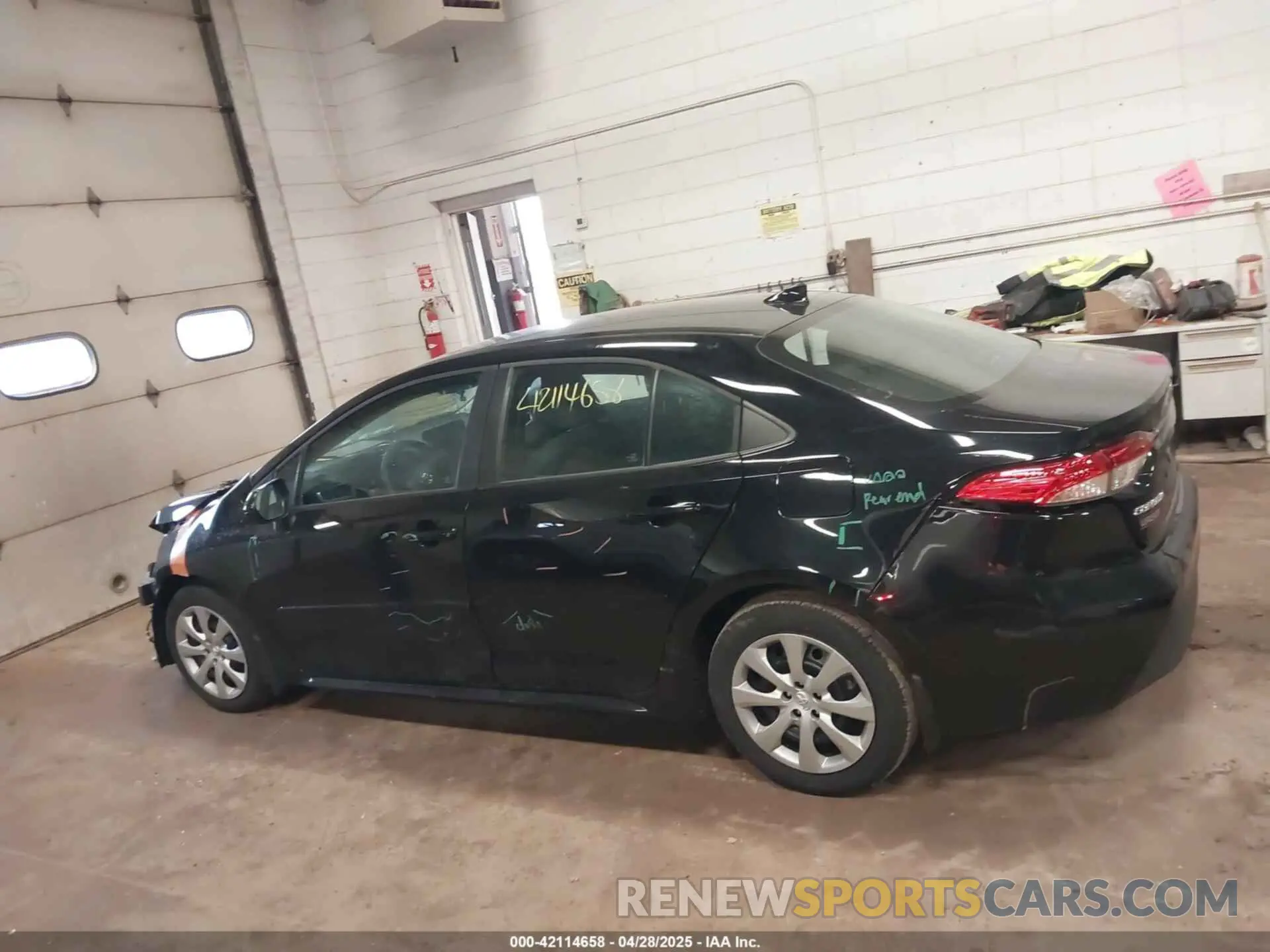 14 Photograph of a damaged car 5YFB4MDE9PP010374 TOYOTA COROLLA 2023