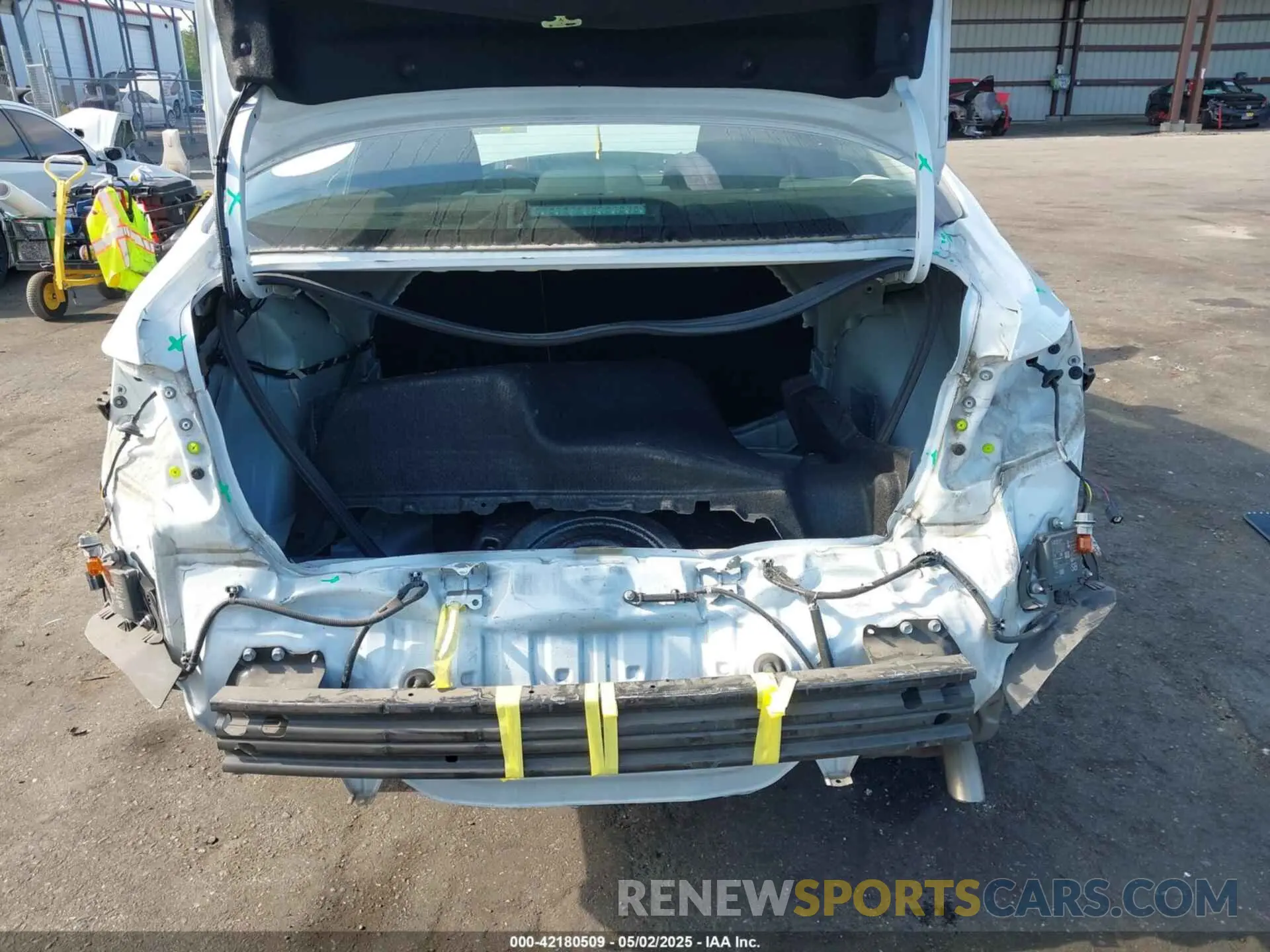 6 Фотография поврежденного автомобиля 5YFB4MDE9PP021889 TOYOTA COROLLA 2023
