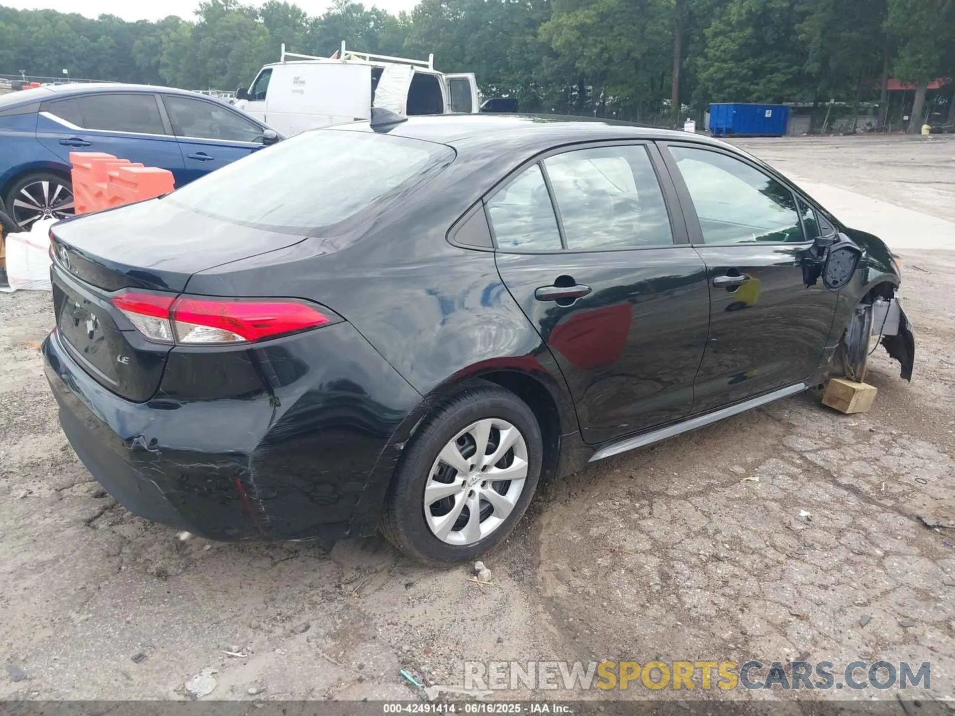 4 Photograph of a damaged car 5YFB4MDEXPP013803 TOYOTA COROLLA 2023