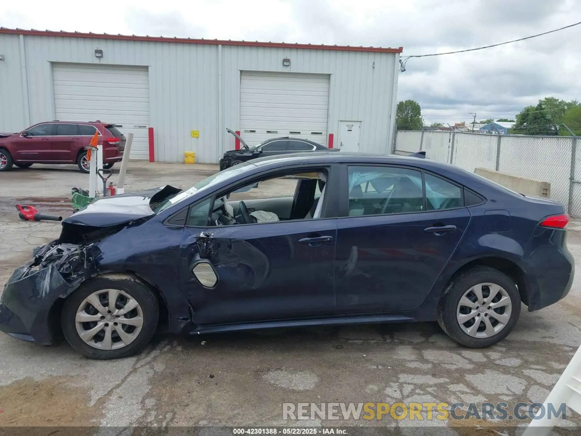 13 Photograph of a damaged car 5YFB4MDEXPP066663 TOYOTA COROLLA 2023