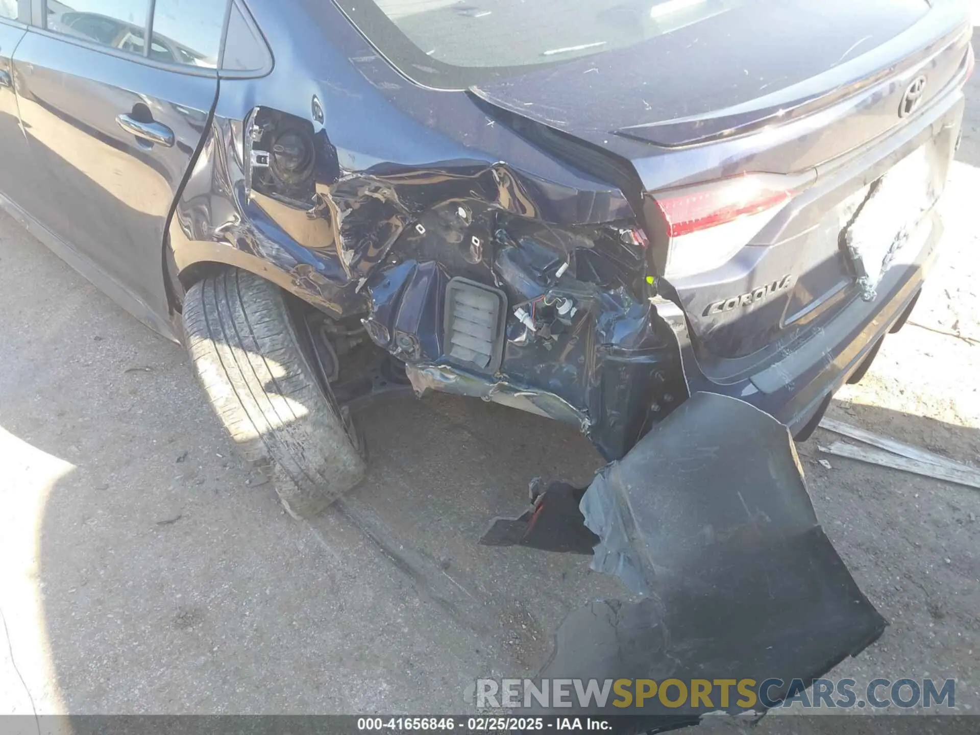 17 Photograph of a damaged car 5YFS4MCE3PP151233 TOYOTA COROLLA 2023