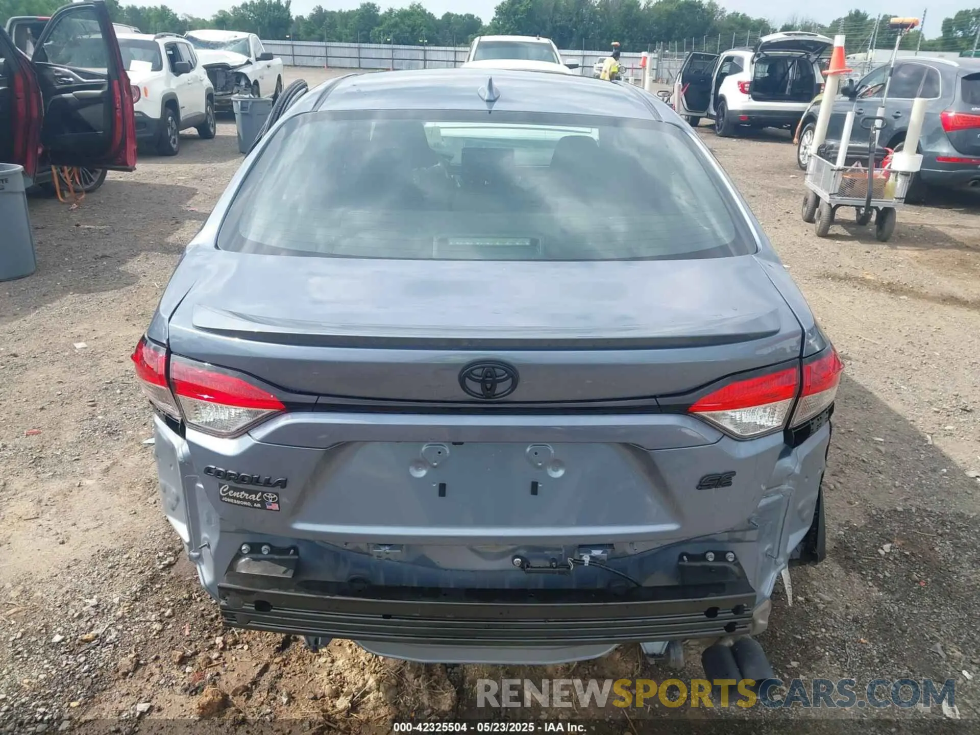 17 Photograph of a damaged car 5YFS4MCE5PP160290 TOYOTA COROLLA 2023