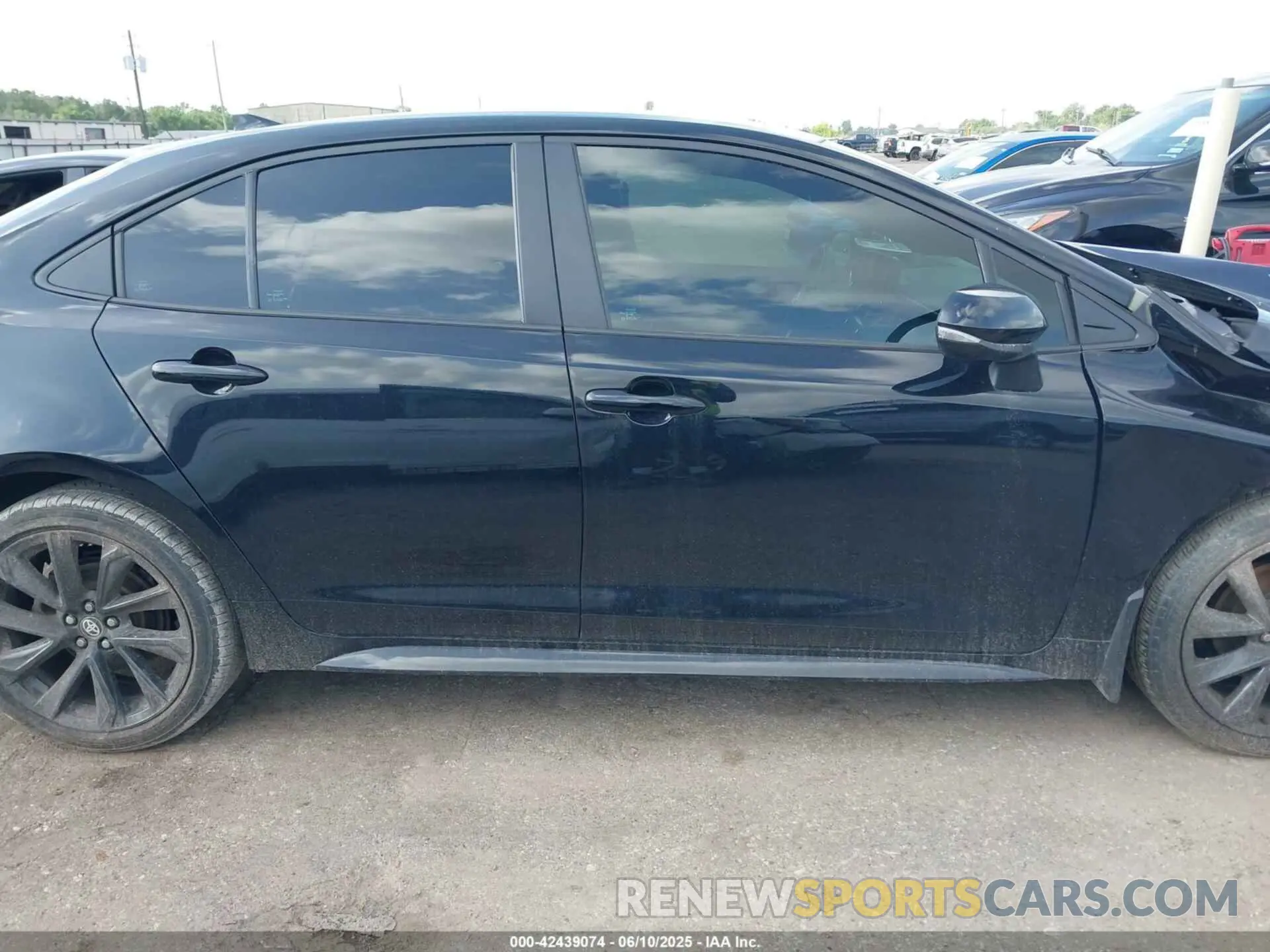 14 Photograph of a damaged car 5YFS4MCE8PP157884 TOYOTA COROLLA 2023