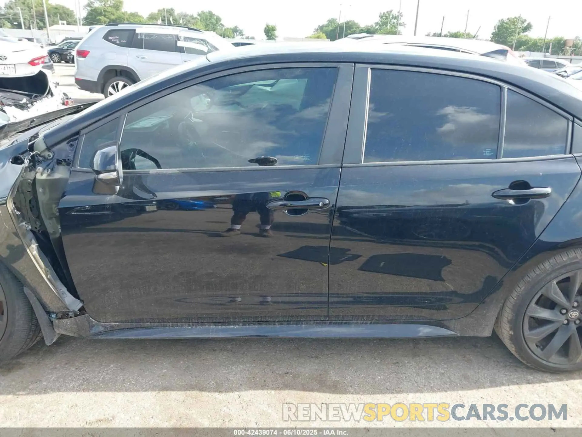 15 Photograph of a damaged car 5YFS4MCE8PP157884 TOYOTA COROLLA 2023