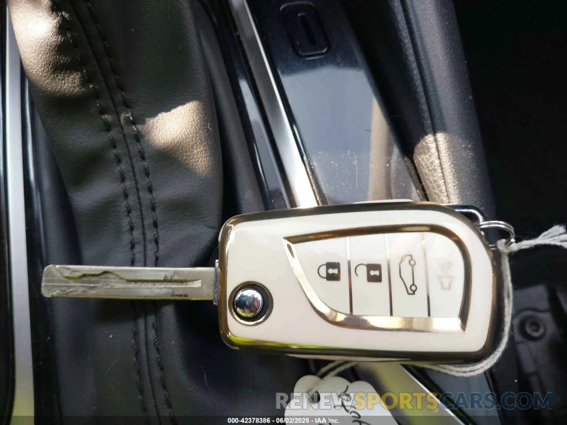 11 Photograph of a damaged car JTDBCMFE2PJ015338 TOYOTA COROLLA 2023