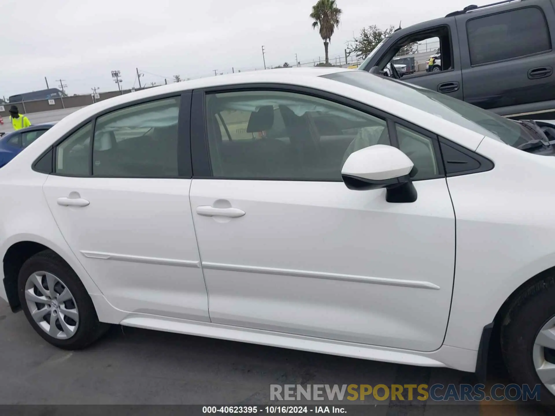 13 Photograph of a damaged car JTDBCMFE5P3014947 TOYOTA COROLLA 2023