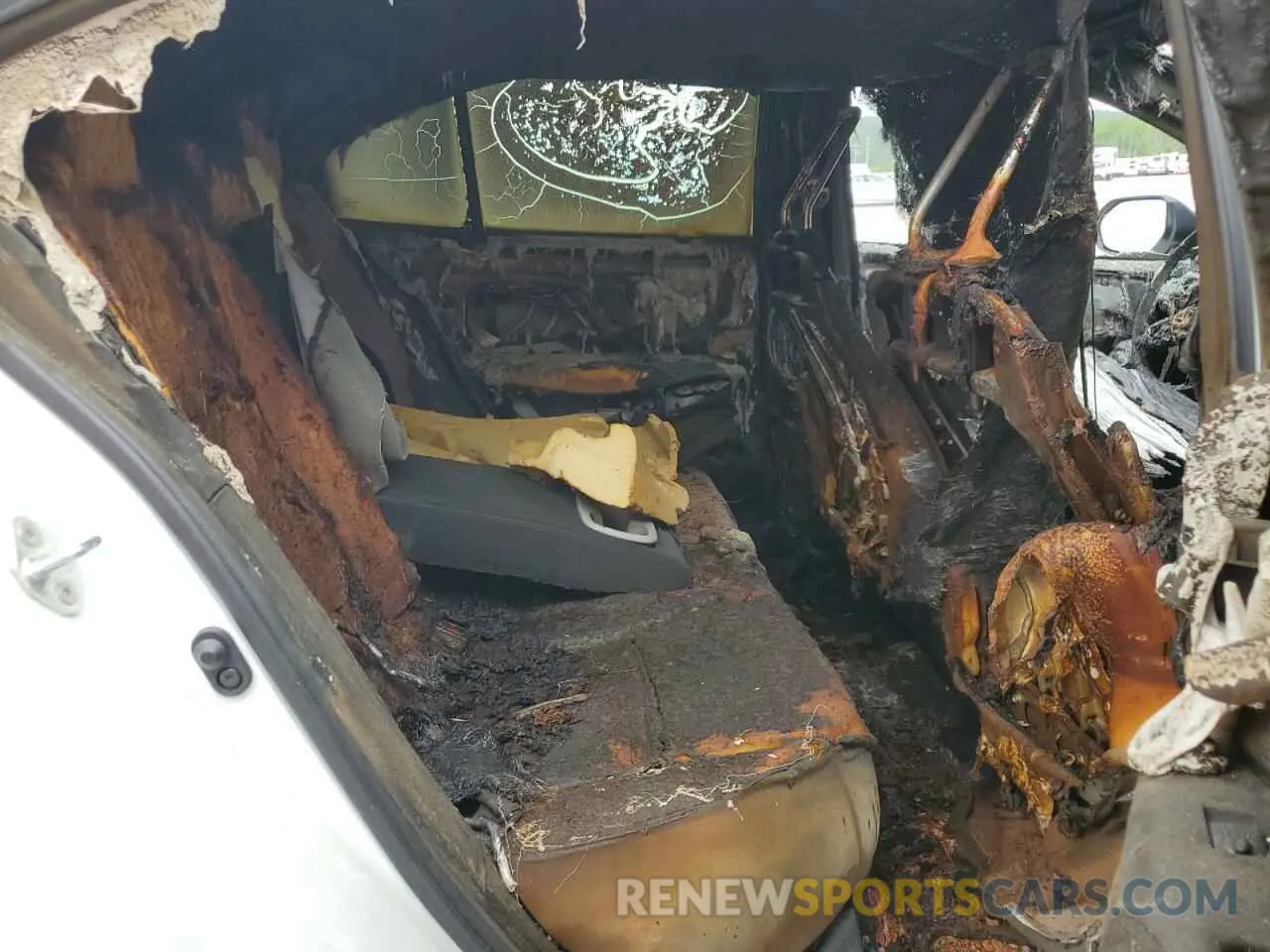 10 Photograph of a damaged car 5YFB4MDE0RP081837 TOYOTA COROLLA 2024