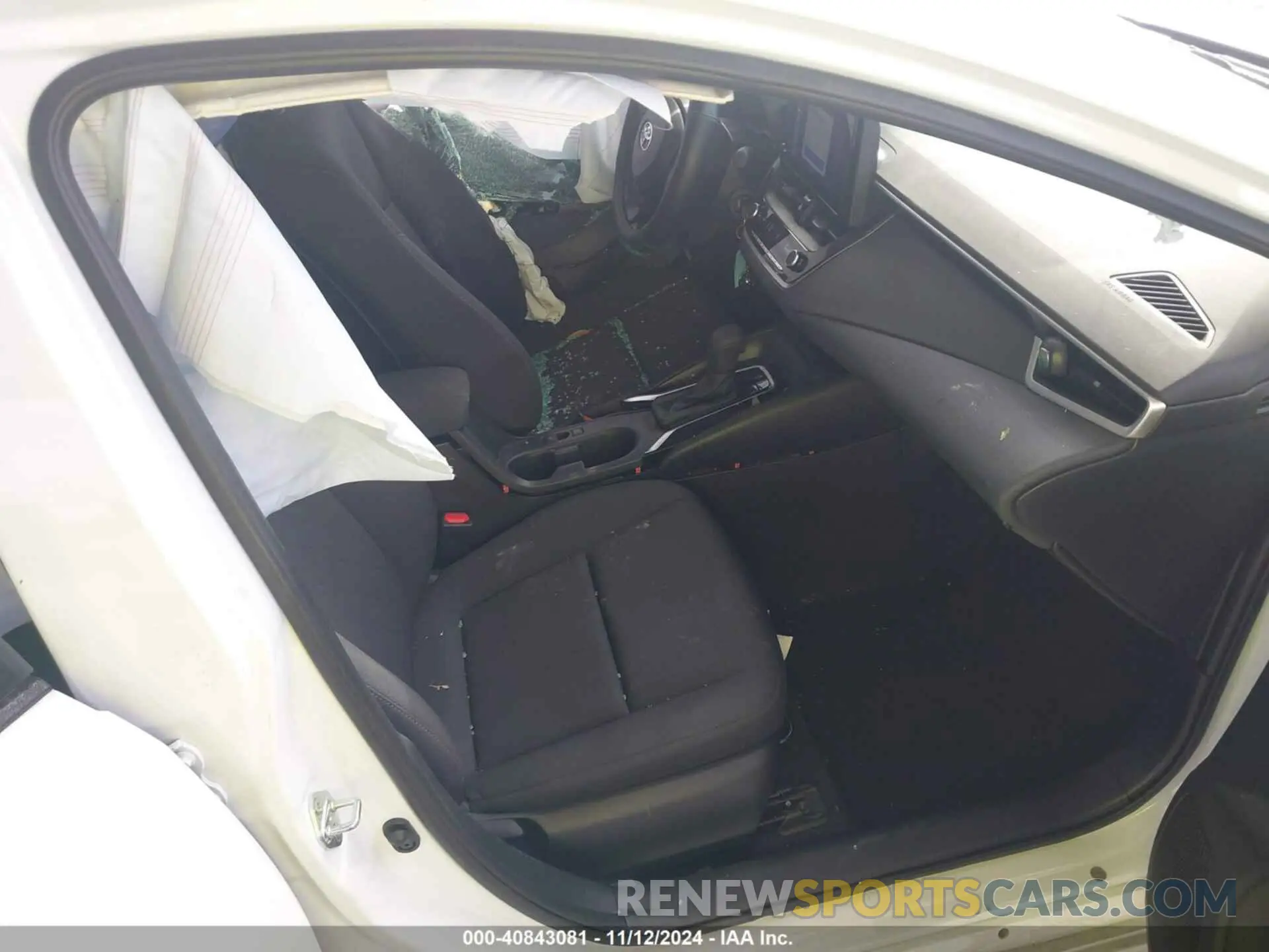 5 Photograph of a damaged car 5YFB4MDE0RP189035 TOYOTA COROLLA 2024