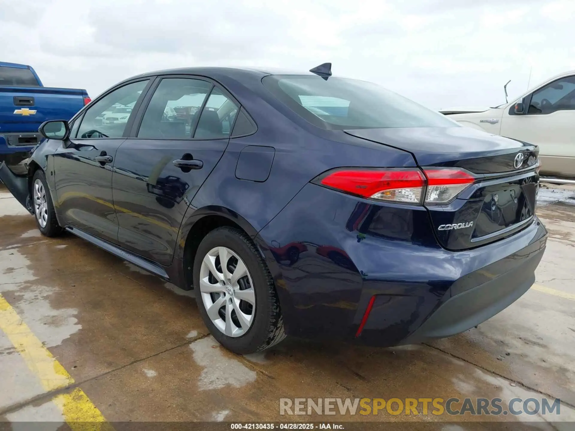 3 Photograph of a damaged car 5YFB4MDE1RP090031 TOYOTA COROLLA 2024
