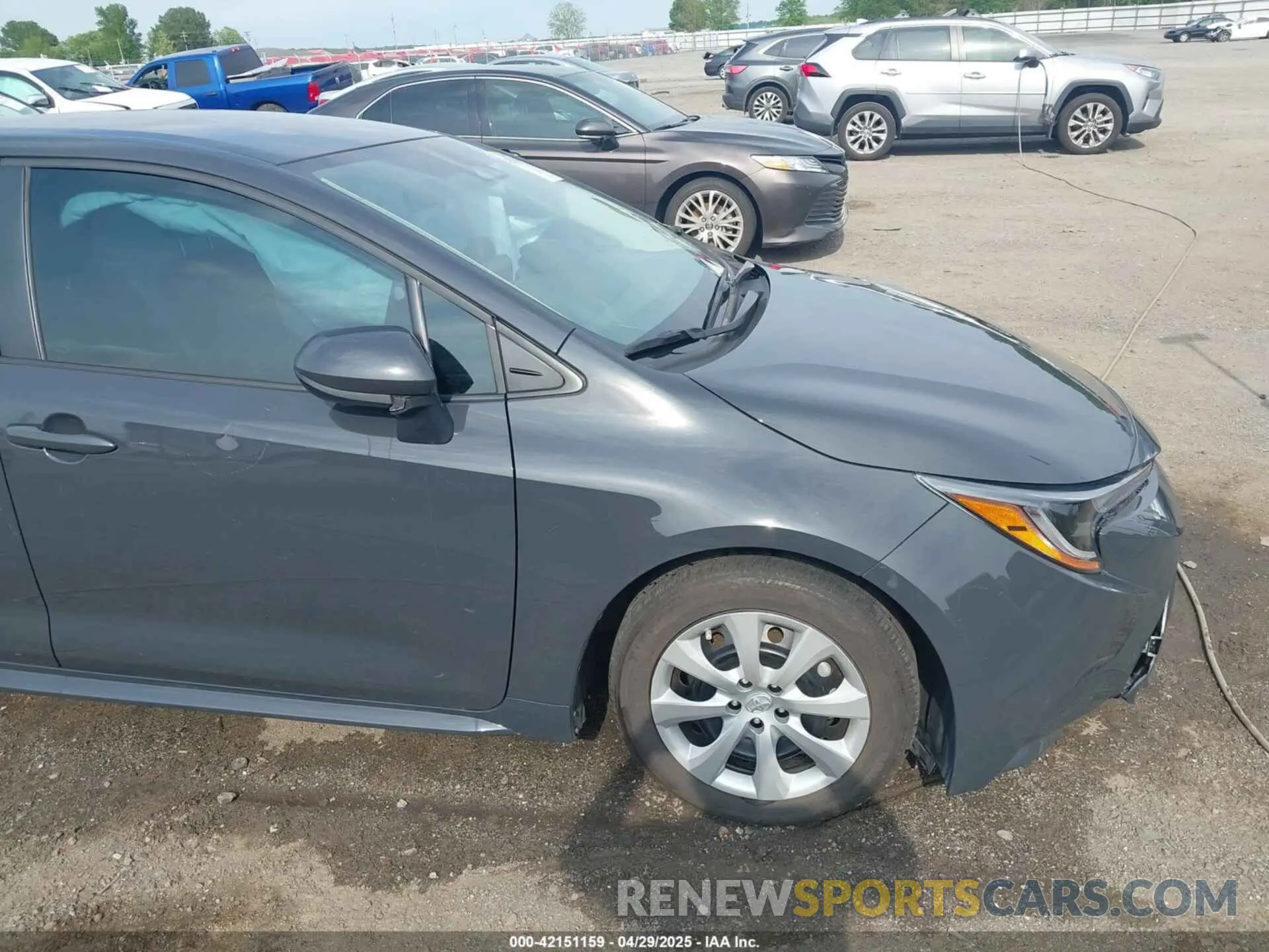 17 Photograph of a damaged car 5YFB4MDE3RP109873 TOYOTA COROLLA 2024