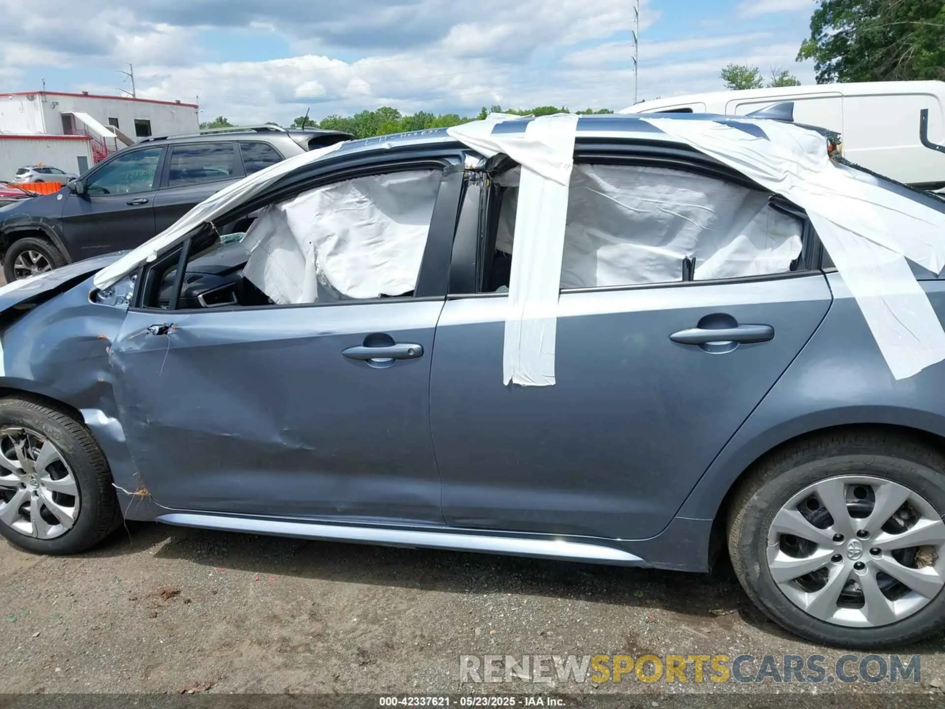 13 Photograph of a damaged car 5YFB4MDE4RP109137 TOYOTA COROLLA 2024