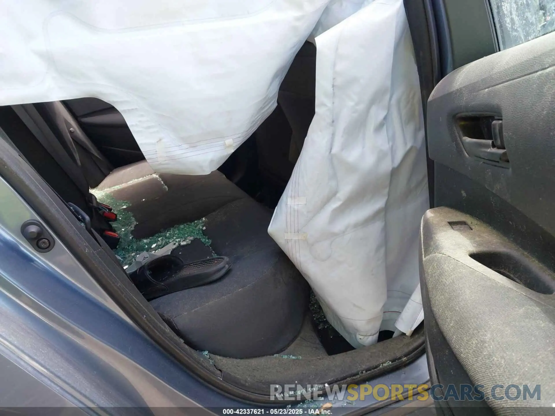 8 Photograph of a damaged car 5YFB4MDE4RP109137 TOYOTA COROLLA 2024