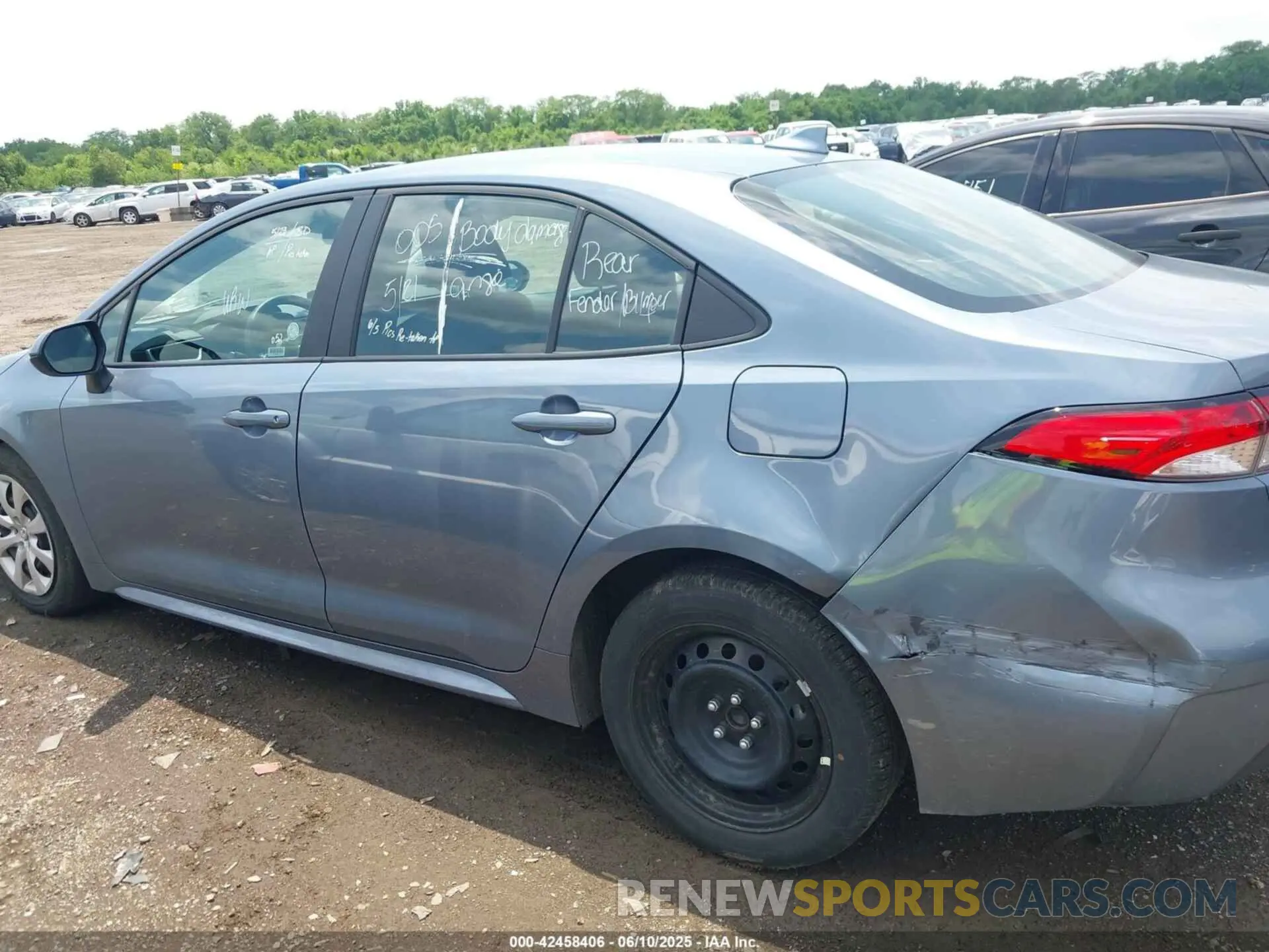 14 Photograph of a damaged car 5YFB4MDE4RP126830 TOYOTA COROLLA 2024