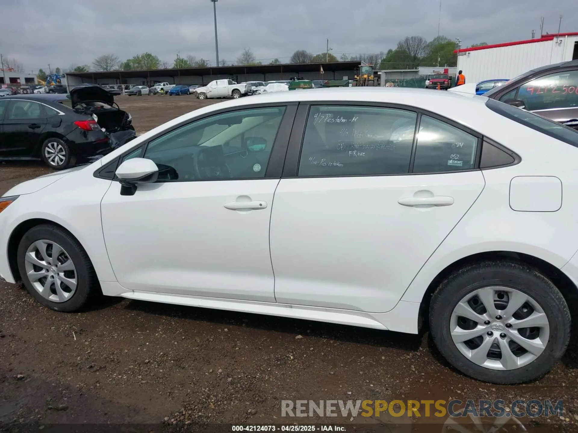 15 Photograph of a damaged car 5YFB4MDE4RP128125 TOYOTA COROLLA 2024