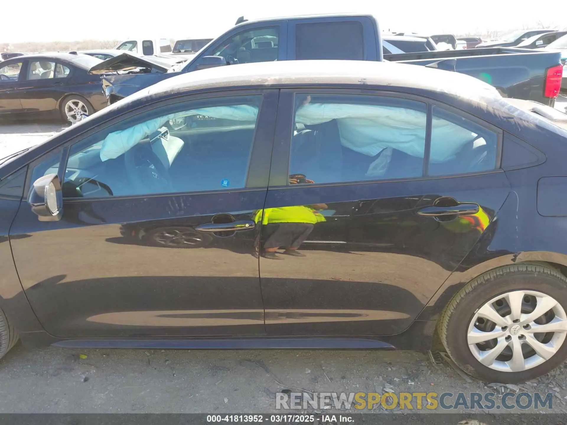 14 Photograph of a damaged car 5YFB4MDE4RP140520 TOYOTA COROLLA 2024