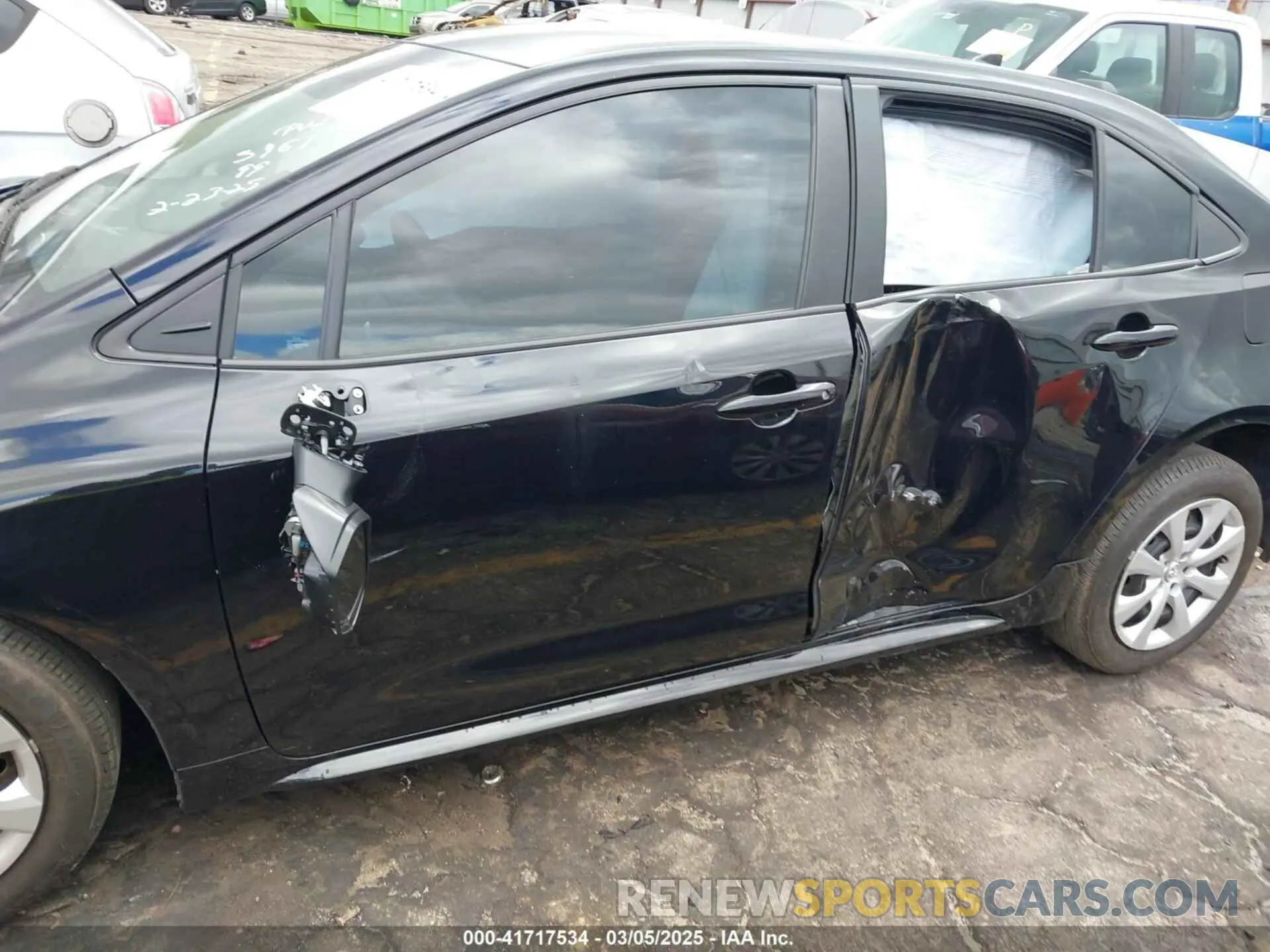 17 Photograph of a damaged car 5YFB4MDE4RP145961 TOYOTA COROLLA 2024