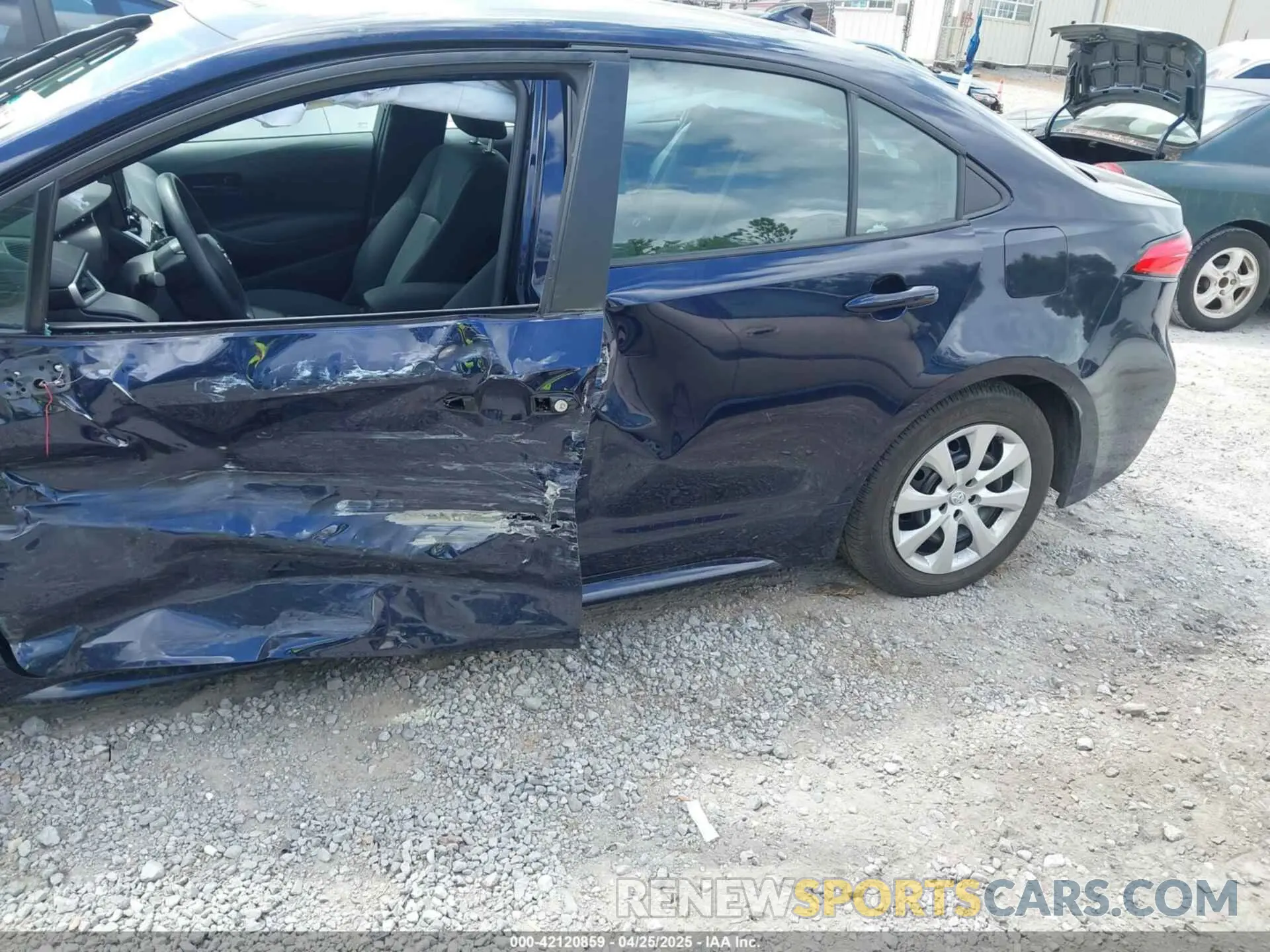 17 Photograph of a damaged car 5YFB4MDE4RP174828 TOYOTA COROLLA 2024