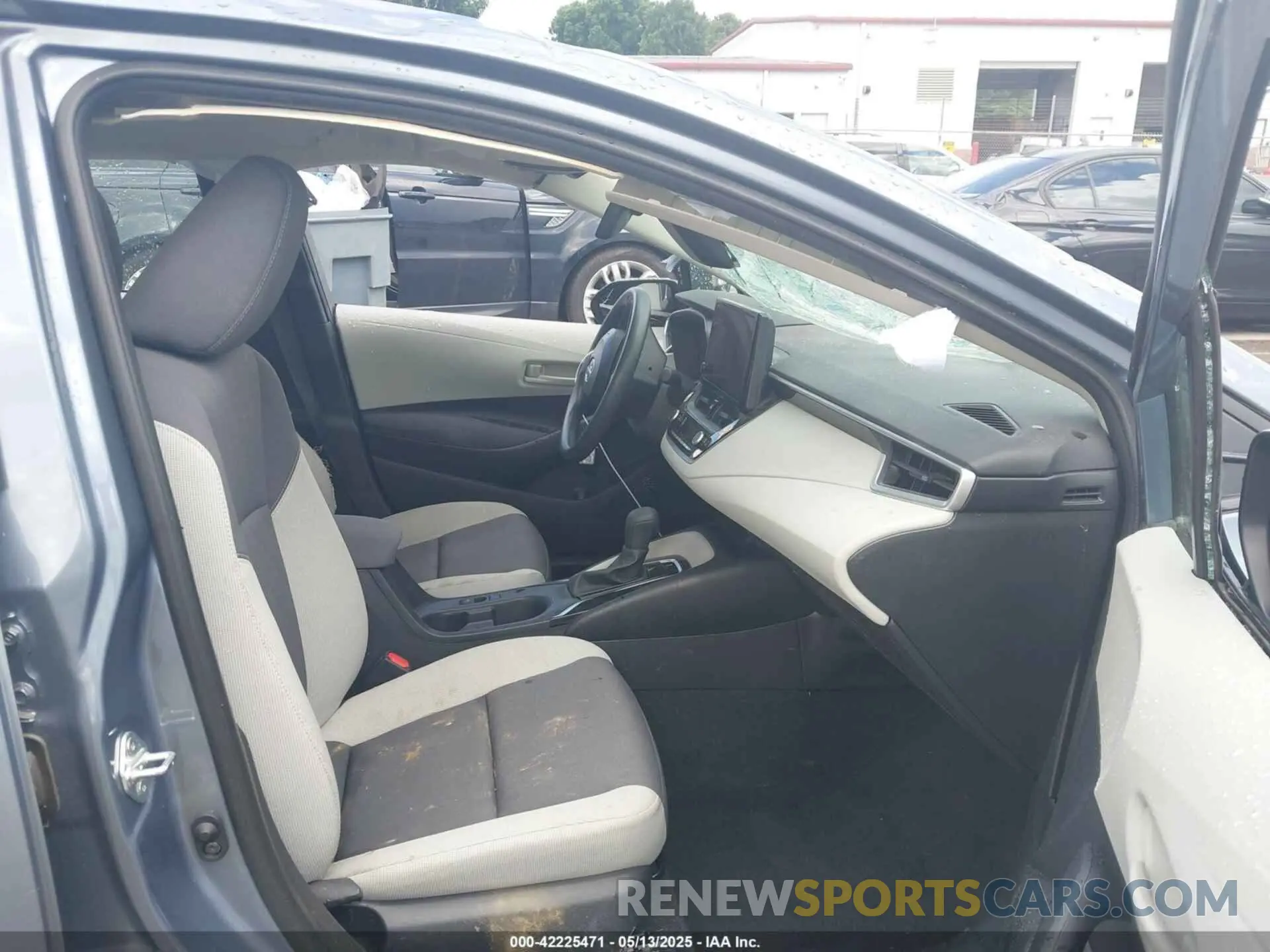 5 Photograph of a damaged car 5YFB4MDE5RP118820 TOYOTA COROLLA 2024