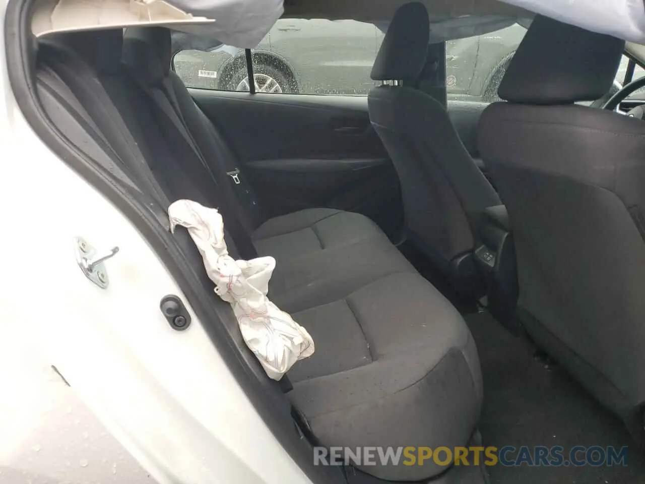 10 Photograph of a damaged car 5YFB4MDE5RP174403 TOYOTA COROLLA 2024
