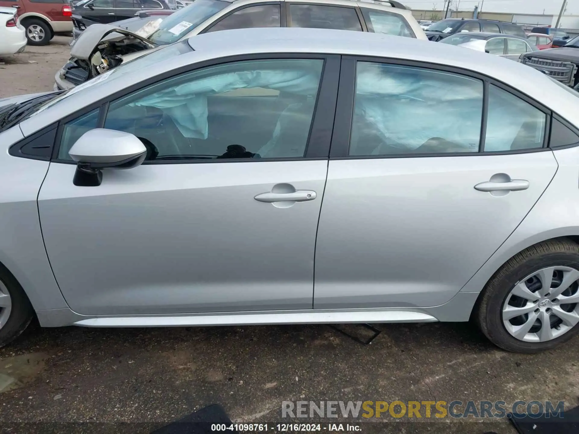 14 Photograph of a damaged car 5YFB4MDE6RP116235 TOYOTA COROLLA 2024