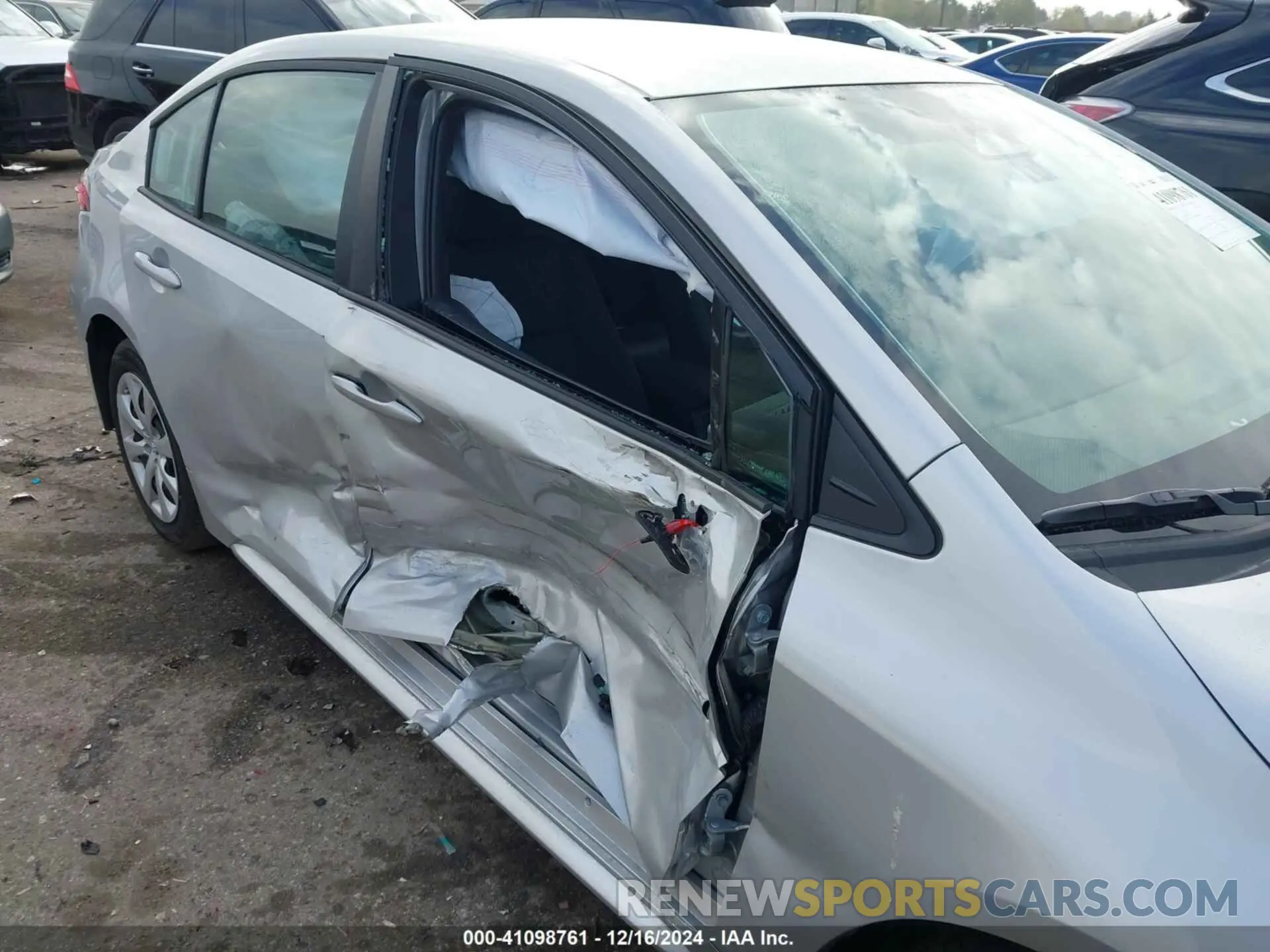 6 Photograph of a damaged car 5YFB4MDE6RP116235 TOYOTA COROLLA 2024