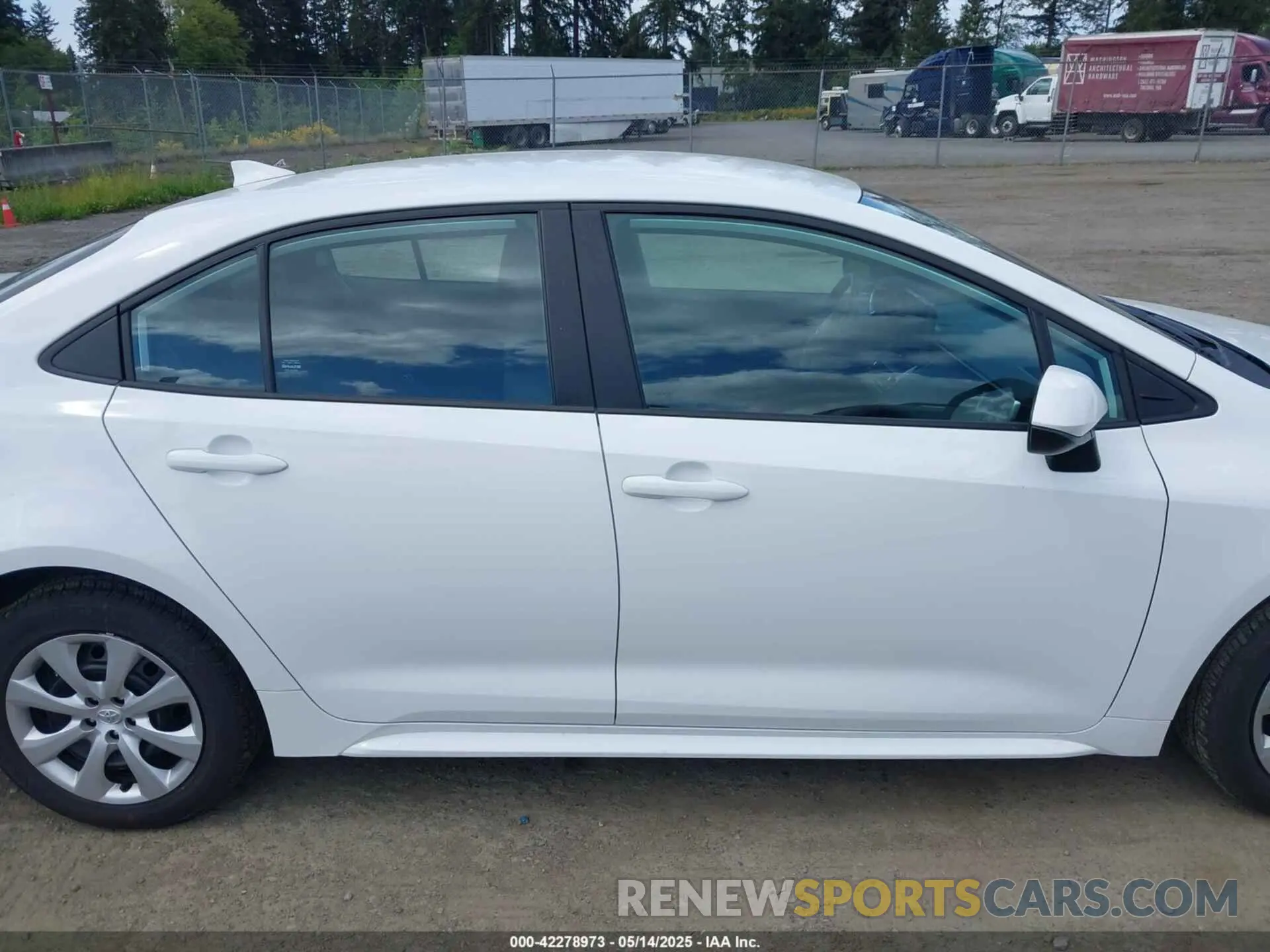 13 Photograph of a damaged car 5YFB4MDE6RP176581 TOYOTA COROLLA 2024