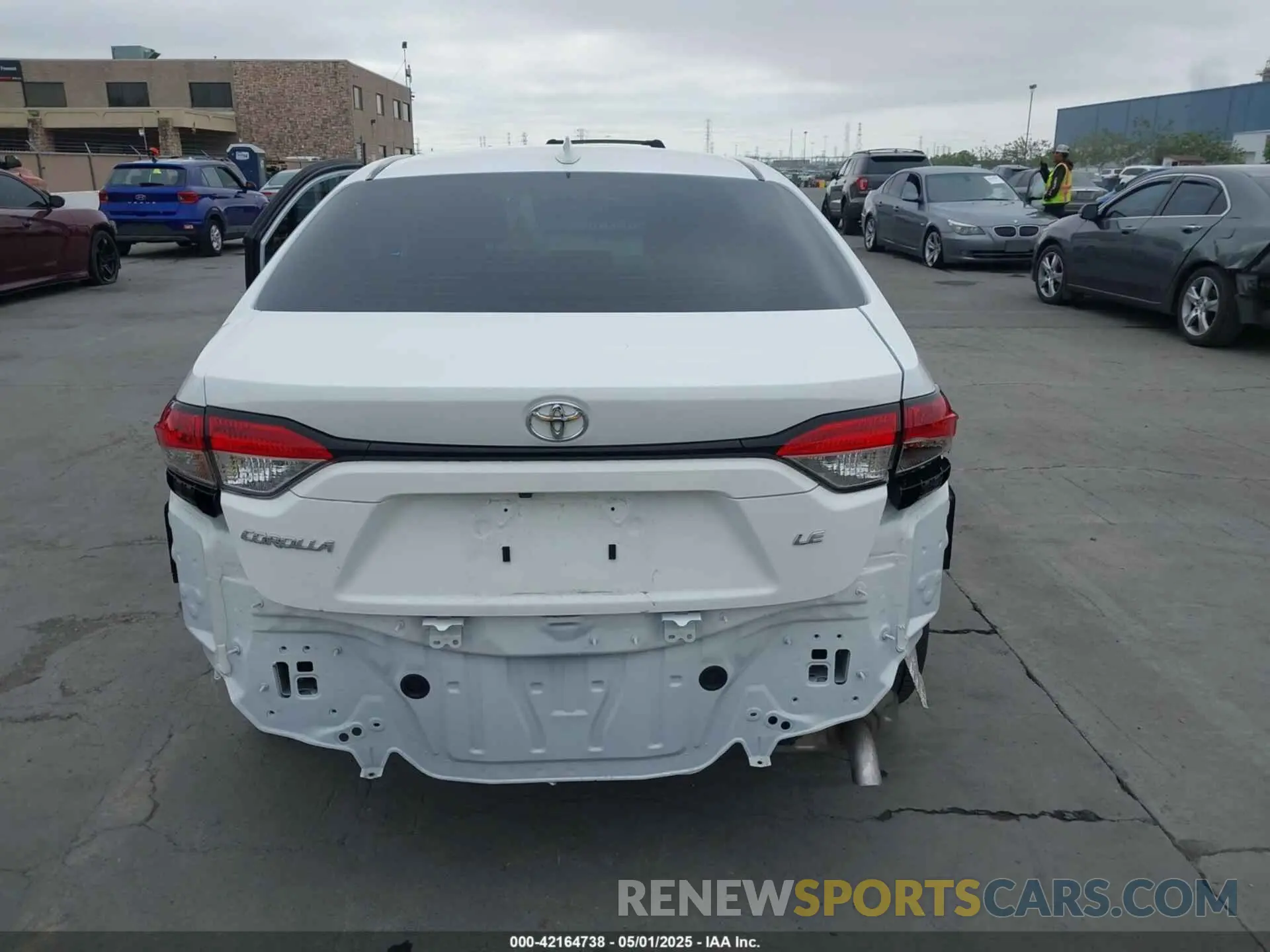 17 Photograph of a damaged car 5YFB4MDE6RP183952 TOYOTA COROLLA 2024