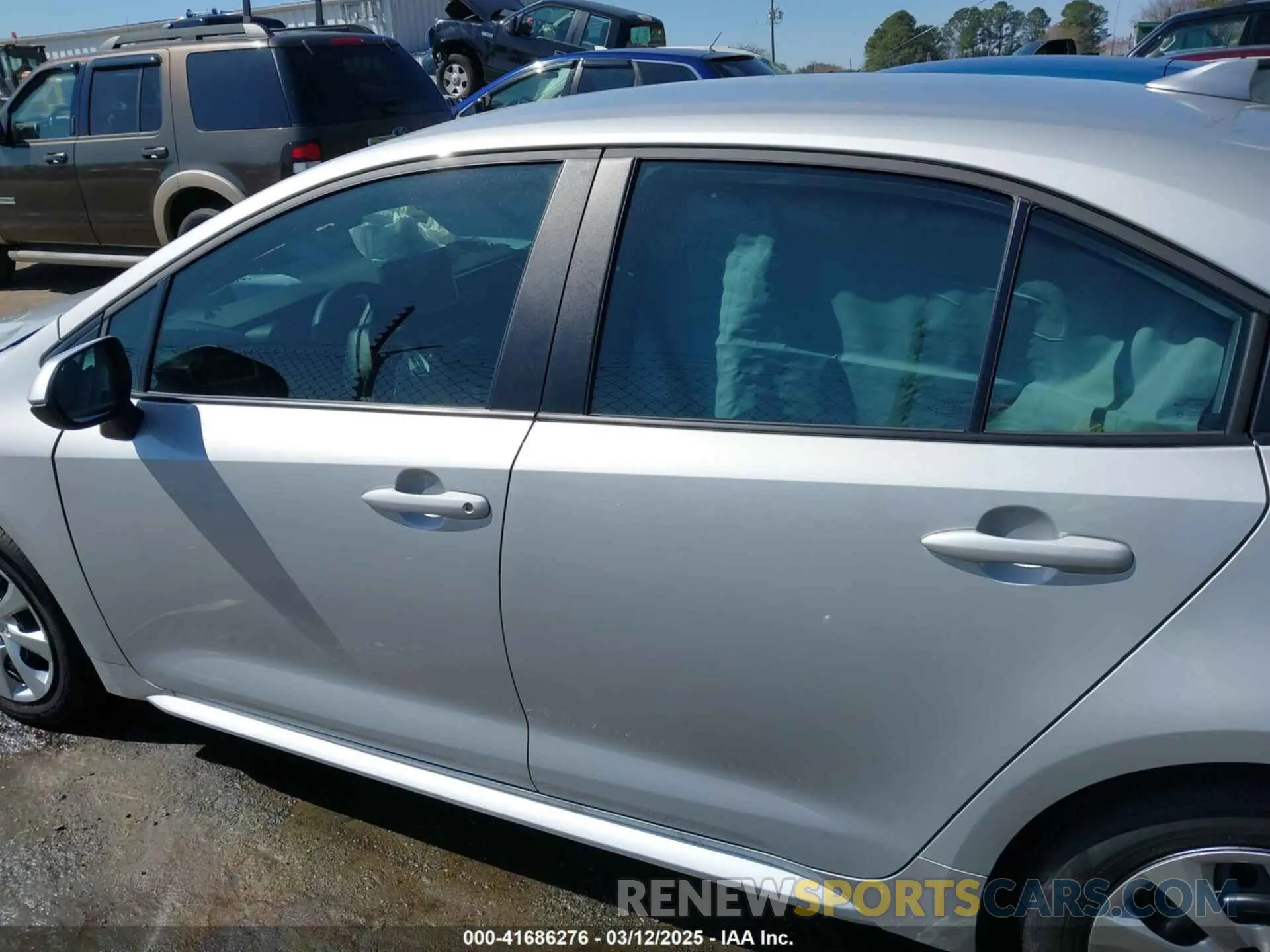 14 Photograph of a damaged car 5YFB4MDE8RP152430 TOYOTA COROLLA 2024